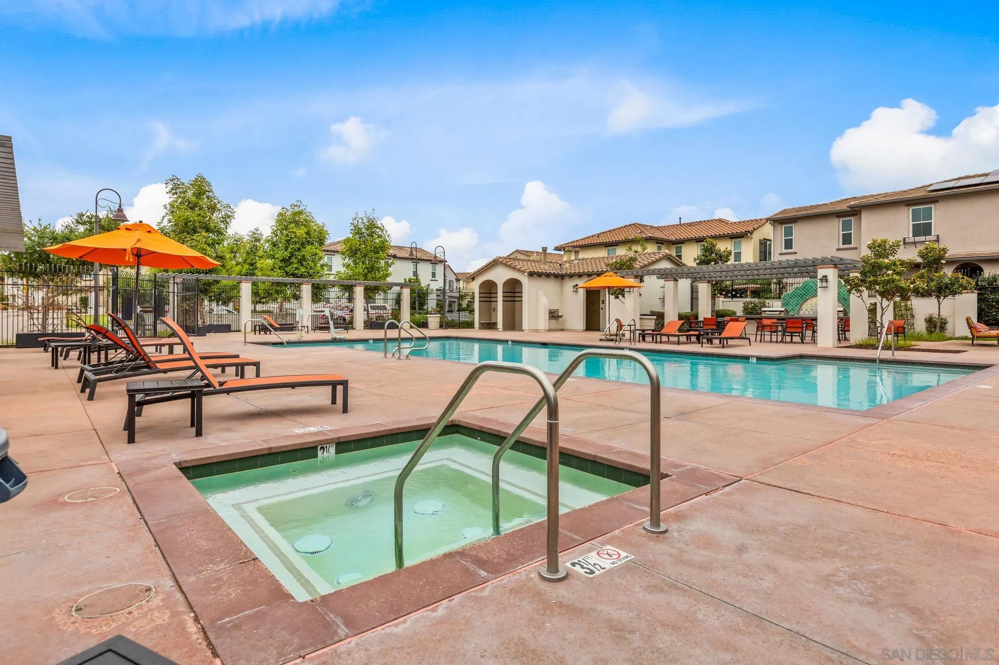 https://cdn.realtyfeed.com/cdn/127/260011607/6dbd0c481559eac29c3f0c4fb7bbcbe8.webp