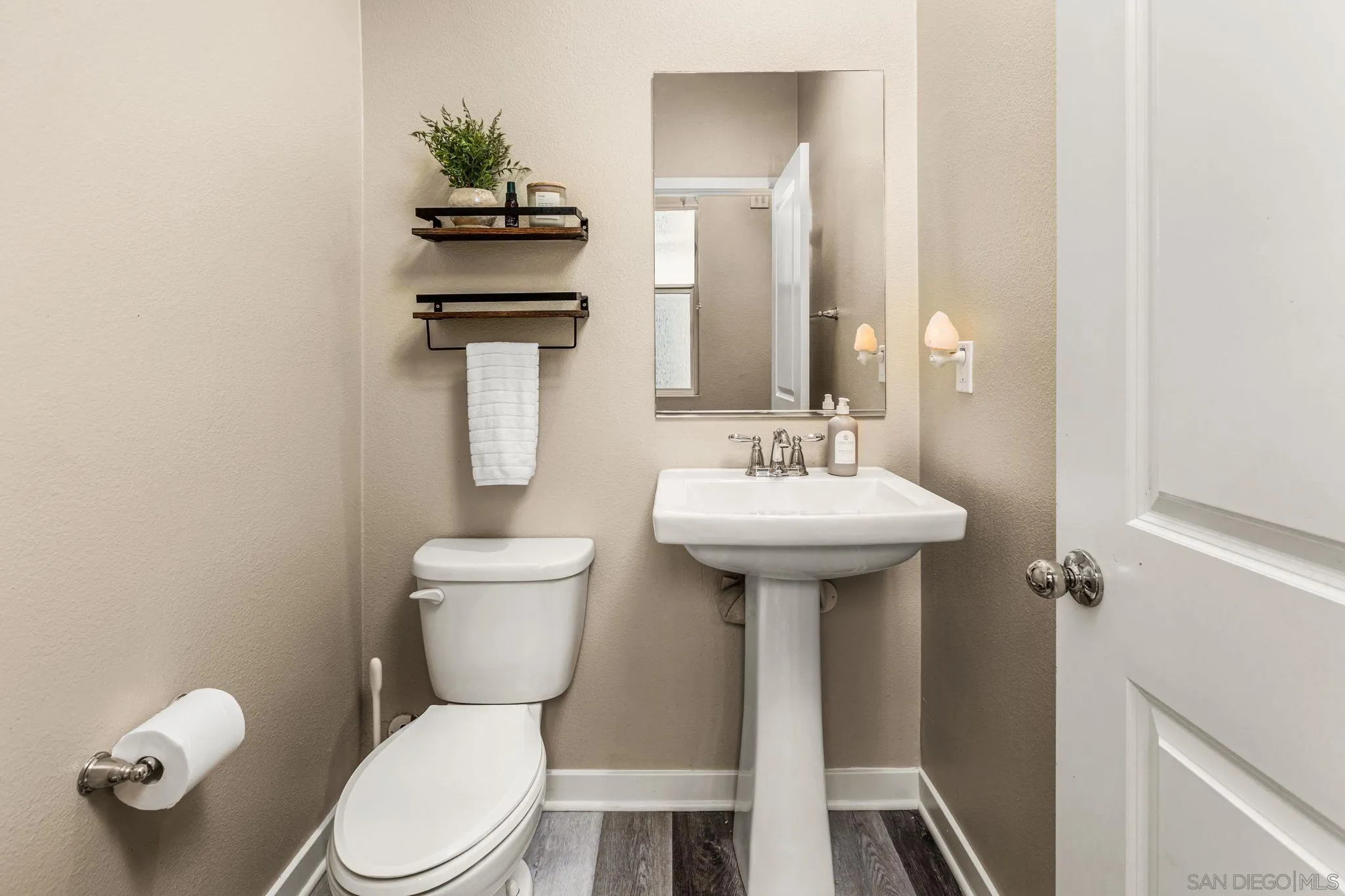 https://cdn.realtyfeed.com/cdn/127/260011607/75669b13ff2dcb50e6e0c139848681c9.webp