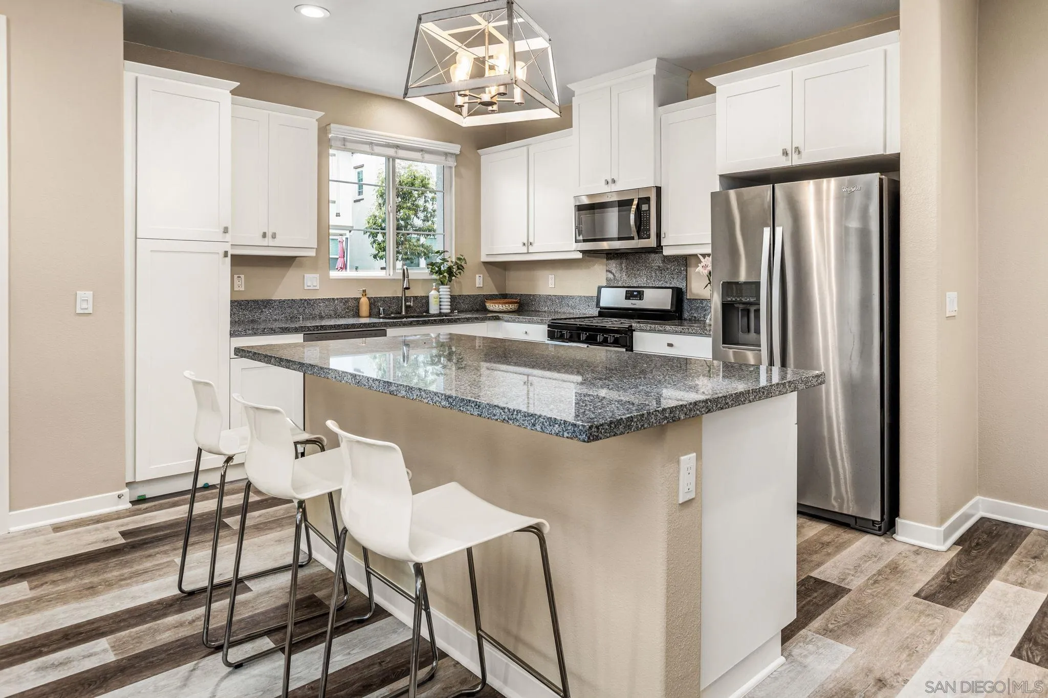 https://cdn.realtyfeed.com/cdn/127/260011607/888f723a39ae066048da4e12fcab62b5.webp
