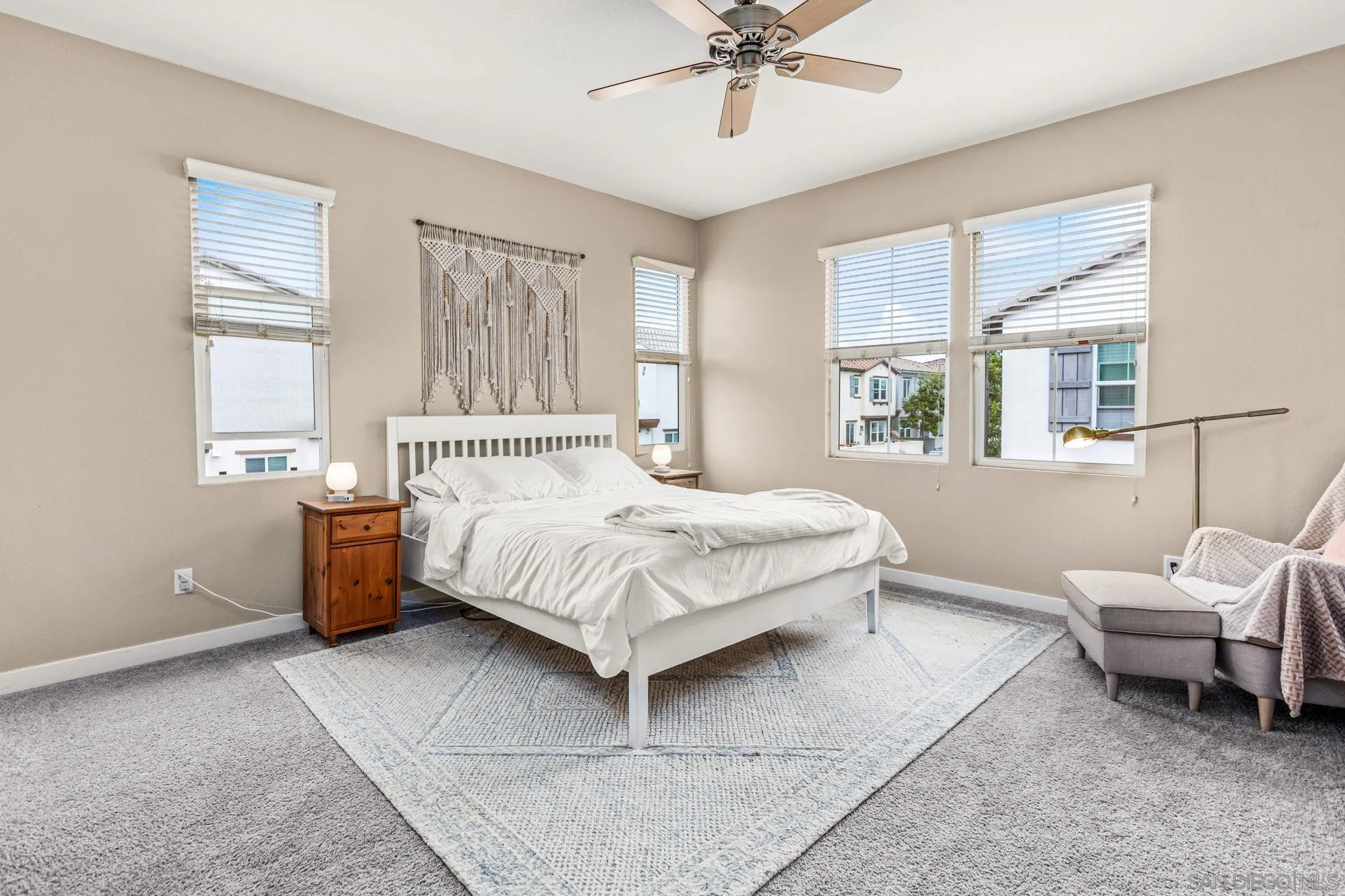 https://cdn.realtyfeed.com/cdn/127/260011607/c3c8812d915fab8244c4632b3d8cd5c3.webp