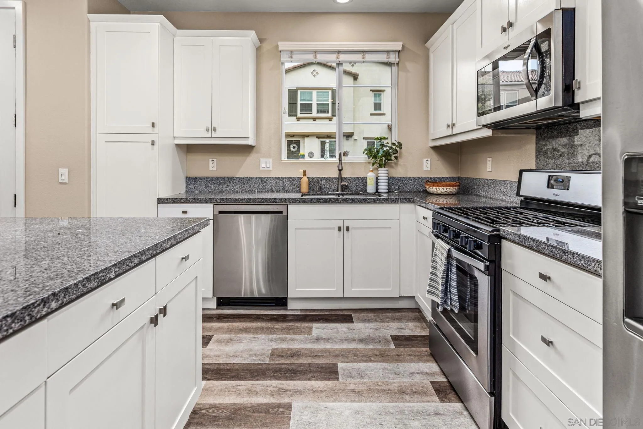 https://cdn.realtyfeed.com/cdn/127/260011607/daea806d06e12baa842f58f85e90255b.webp