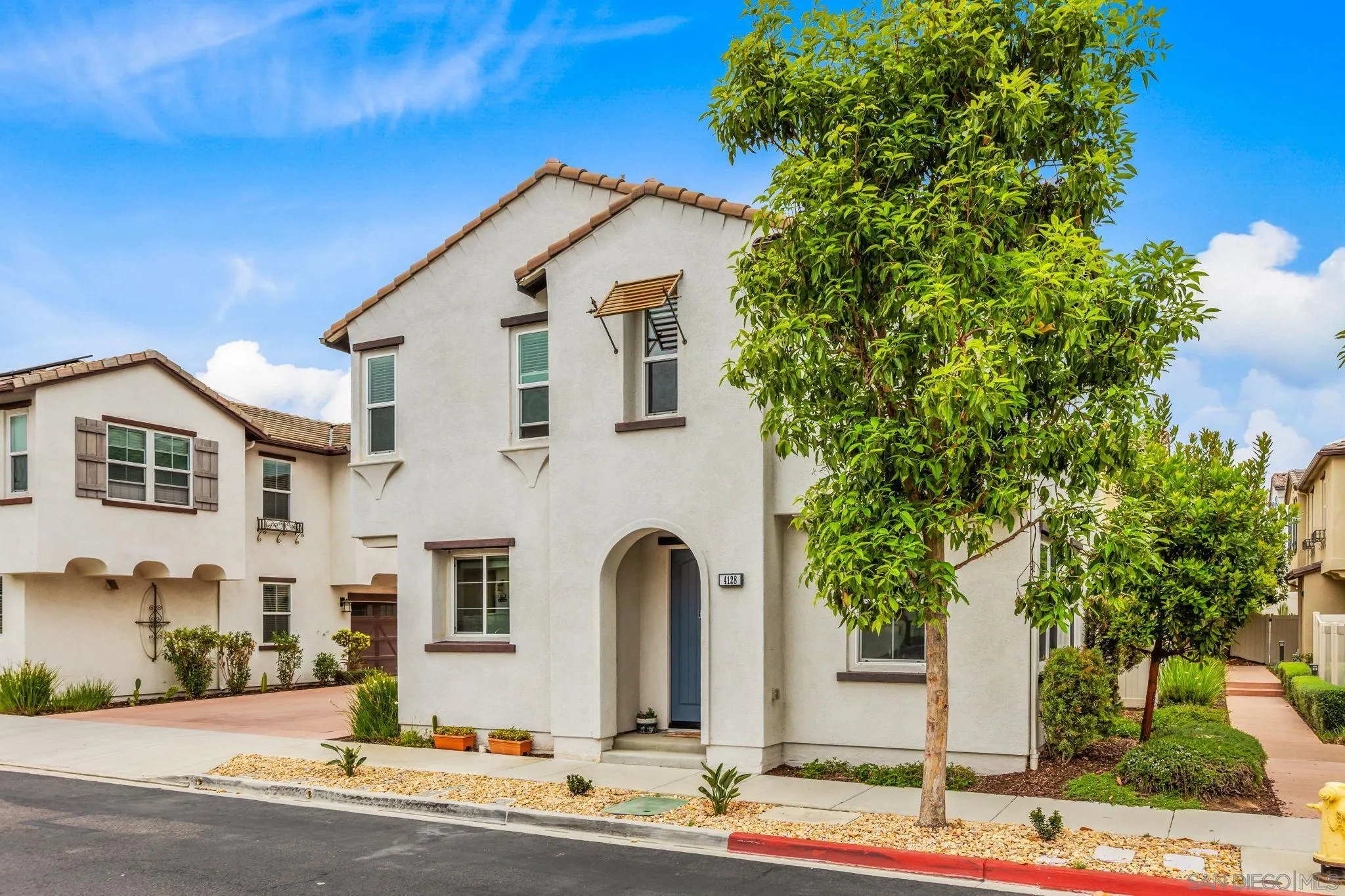 https://cdn.realtyfeed.com/cdn/127/260011607/ed9dba1159fd8527239f02db67968dbf.webp