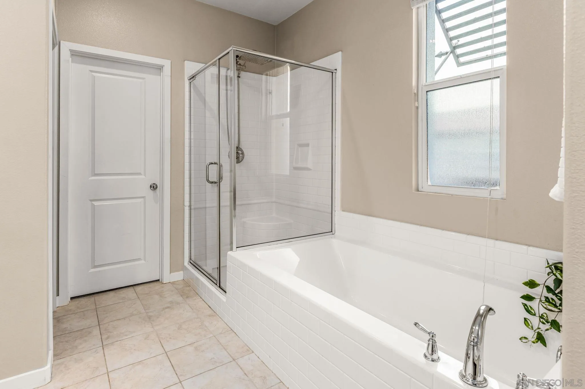 https://cdn.realtyfeed.com/cdn/127/260011607/f02fad3fd46acc683b1baf8bdff3f841.webp