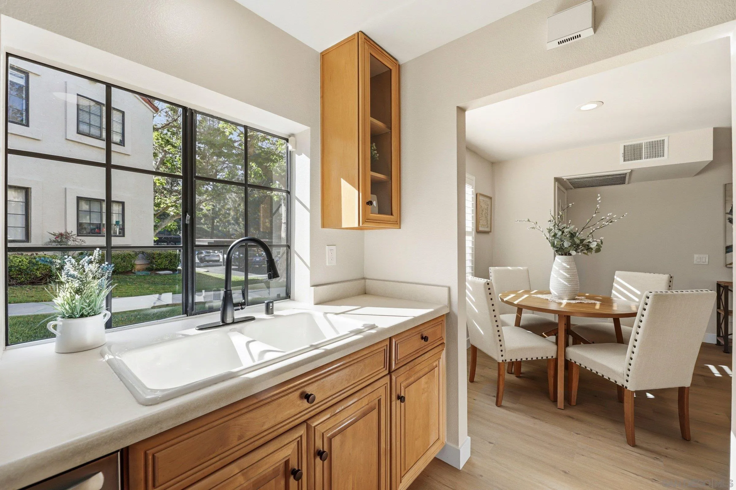 Photo #12: 260011612 Listing: Photo #12
