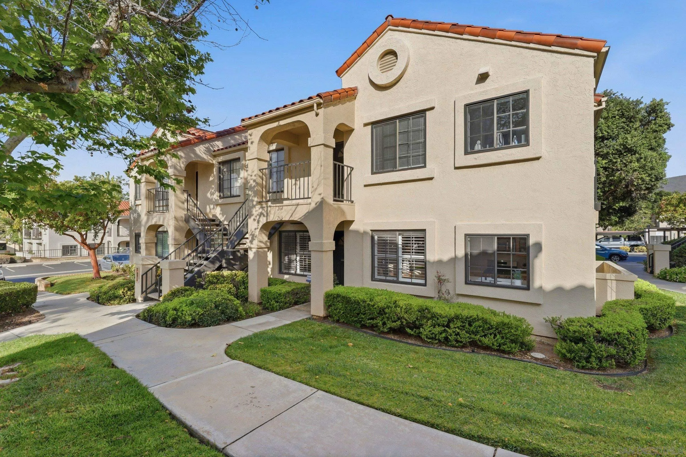 Photo #1: 260011612 Listing: Photo #1