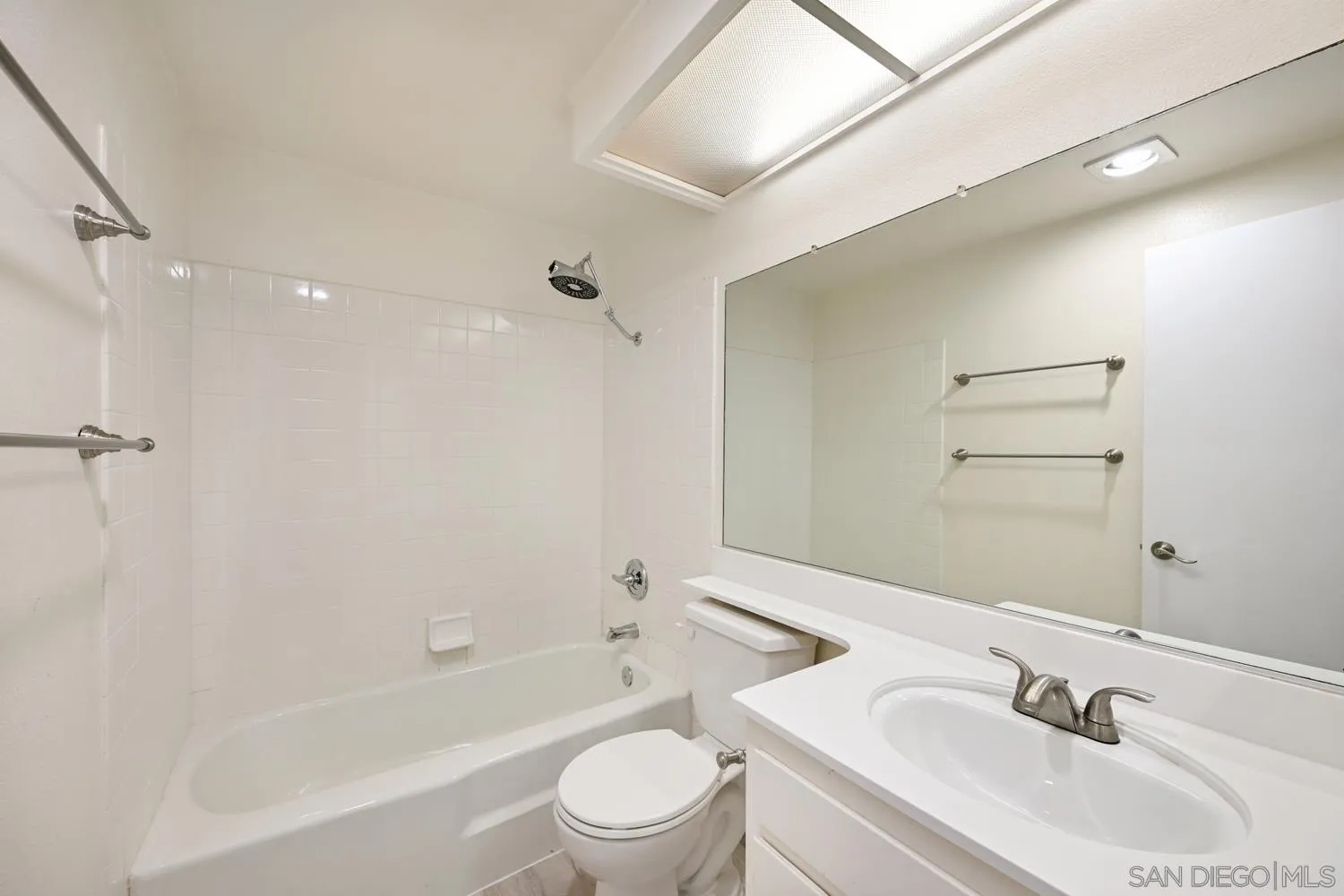 https://cdn.realtyfeed.com/cdn/127/260011613/0cbffddb363f28eb9d1bfaca14a5aff3.webp