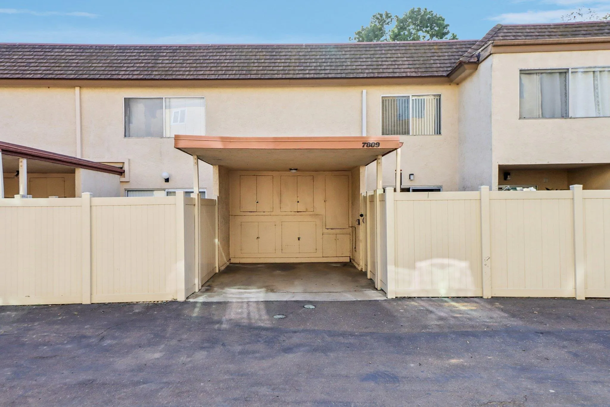 https://cdn.realtyfeed.com/cdn/127/260011613/70121a62bbac05ce6d71094d29d3f8f6.webp
