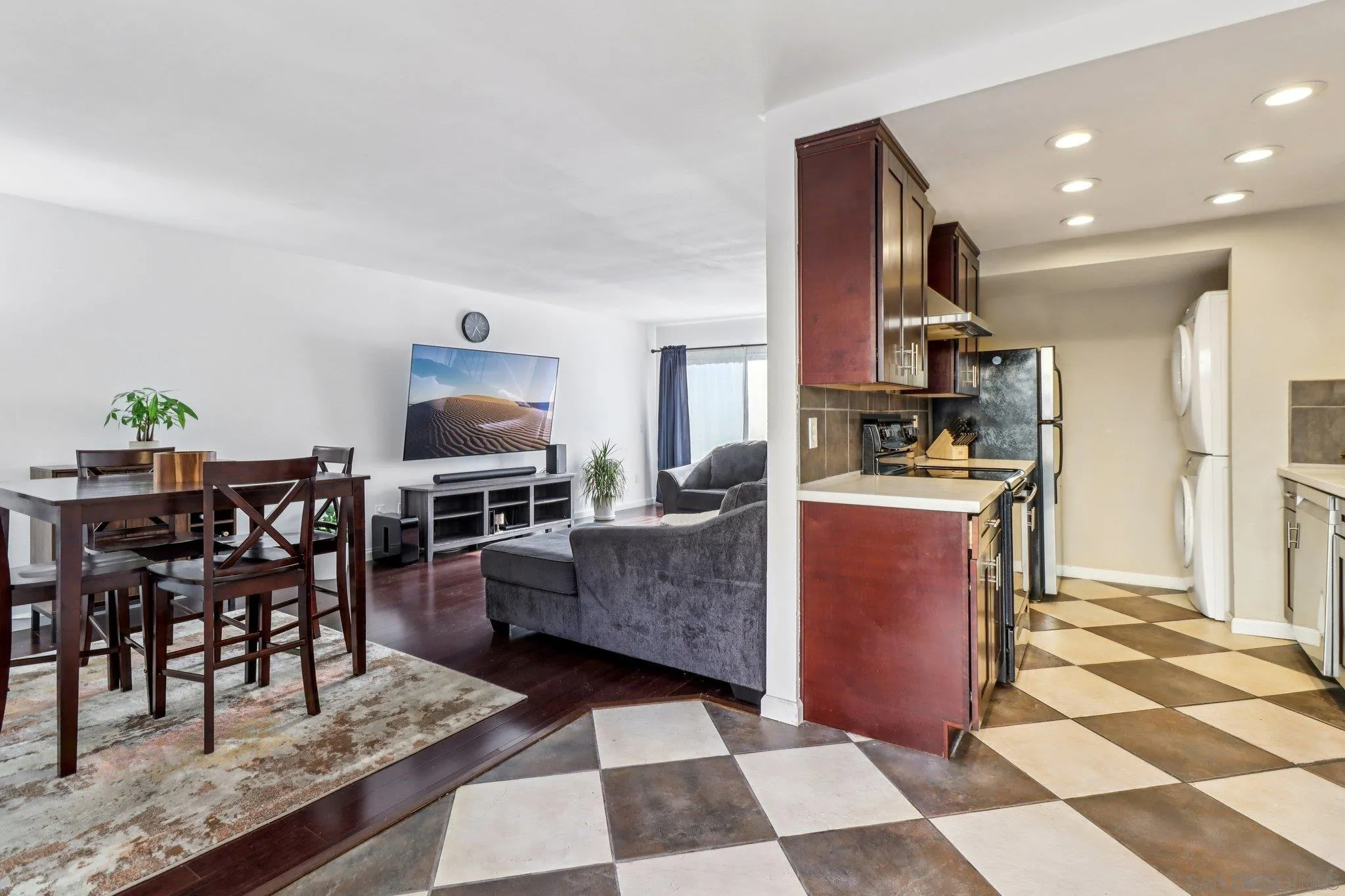 https://cdn.realtyfeed.com/cdn/127/260011613/8463504a51104f31a96a9cfce3a9686e.webp