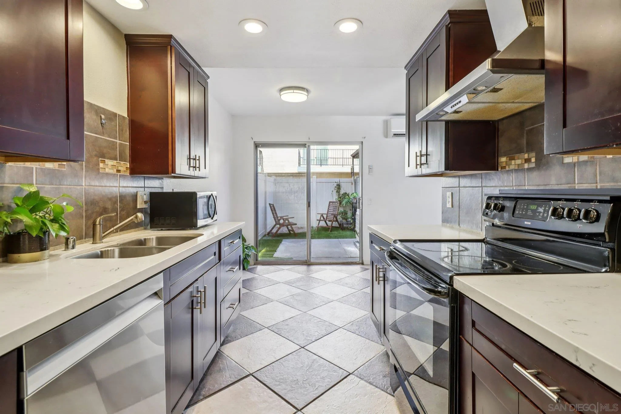https://cdn.realtyfeed.com/cdn/127/260011613/97137ce1fa104279e93628bdb50e0b2e.webp