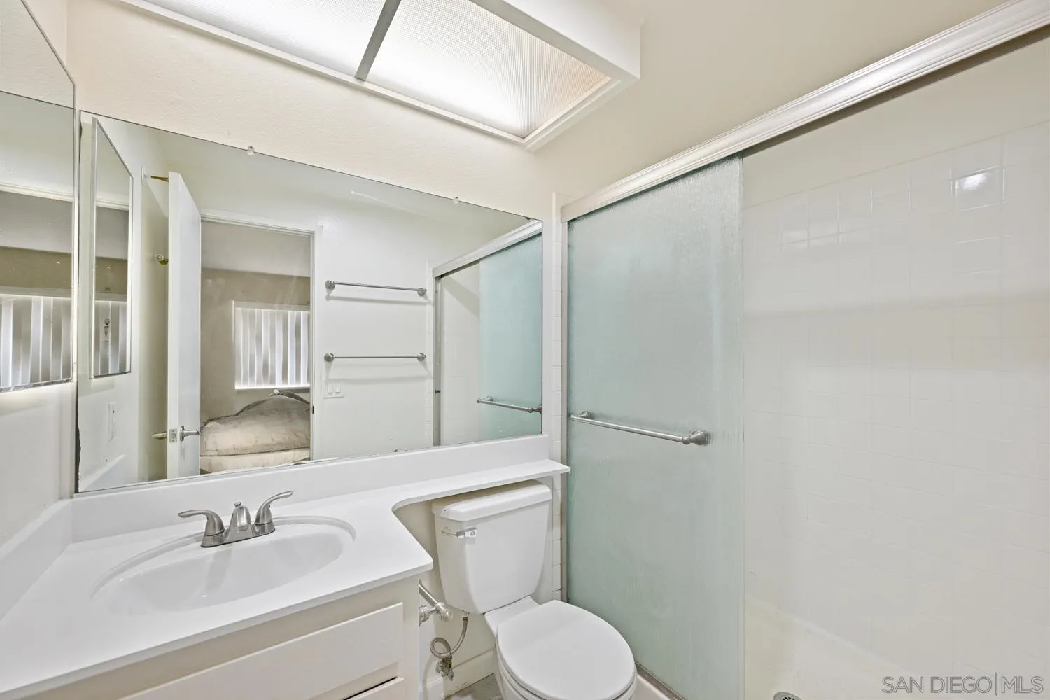 https://cdn.realtyfeed.com/cdn/127/260011613/a7b6ad216857a7950c82c6907b60018b.webp