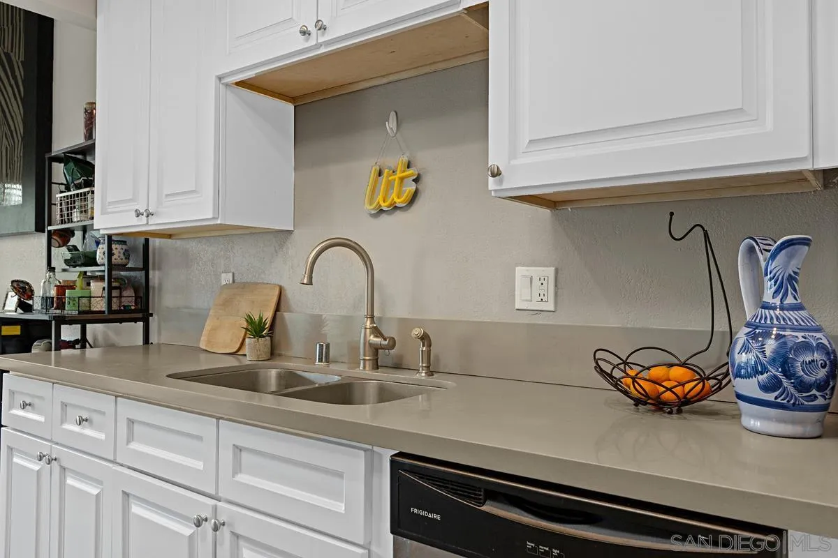 Photo #15: 260011614 Listing: Photo #15
