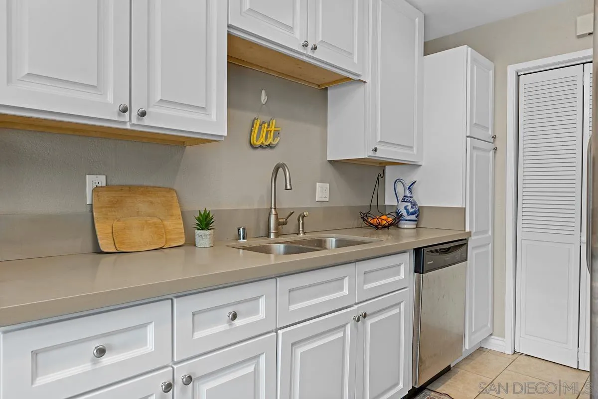 Photo #11: 260011614 Listing: Photo #11