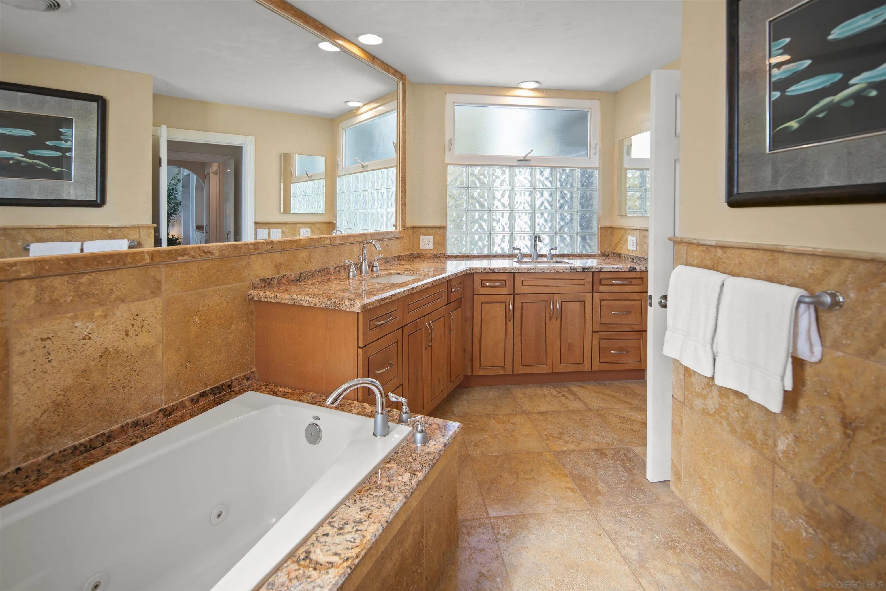 Photo #30: 260011615 Listing: Photo #30