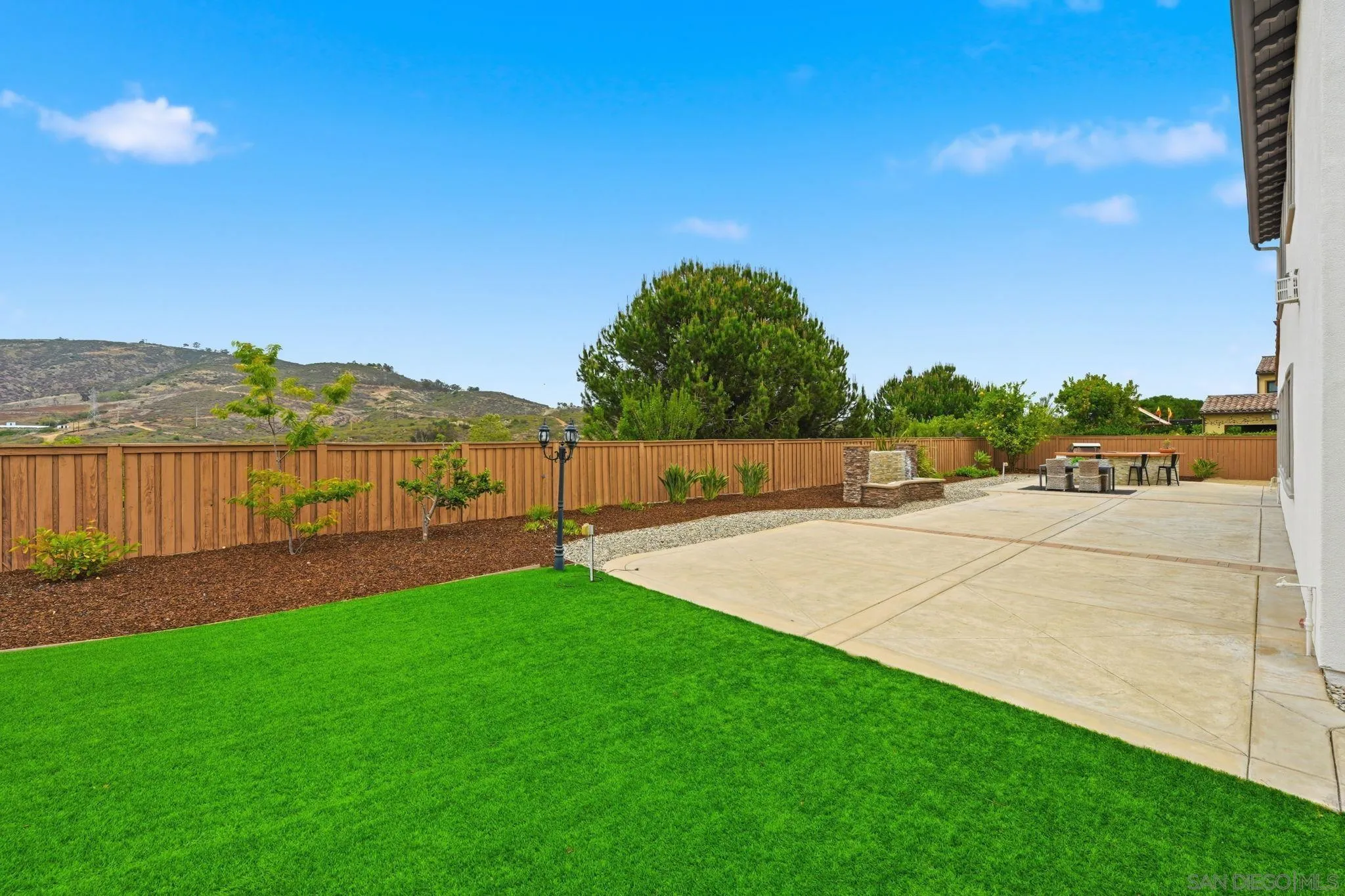 https://cdn.realtyfeed.com/cdn/127/260011617/05708415bed72192d9eec6feec5b0ede.webp