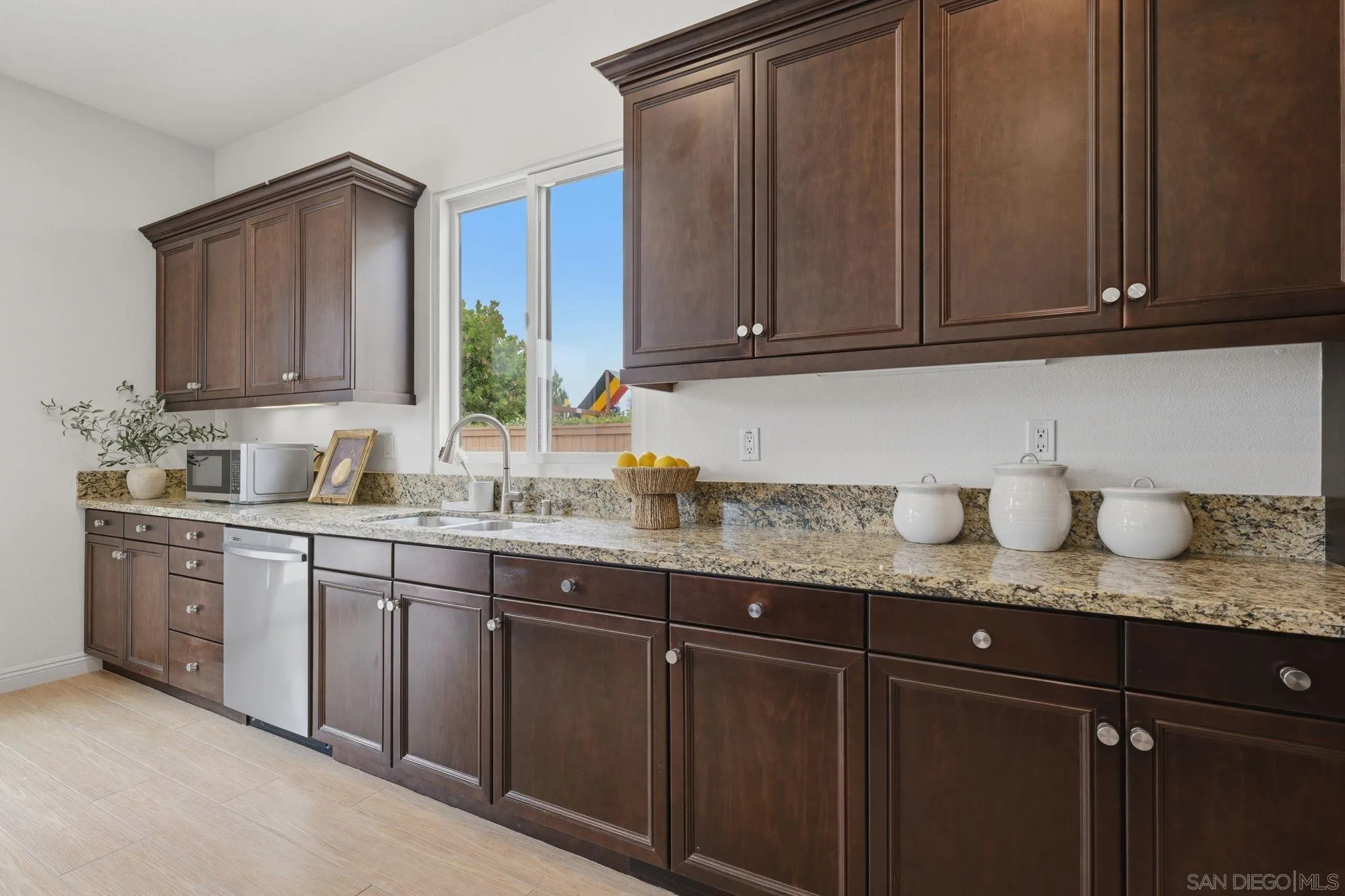https://cdn.realtyfeed.com/cdn/127/260011617/62bb949cf0386844019bfbd42e45c729.webp