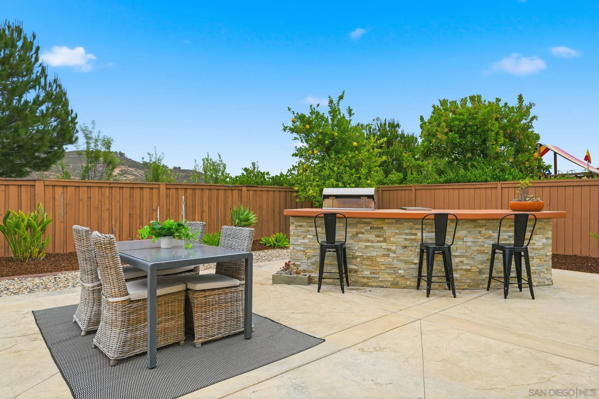 https://cdn.realtyfeed.com/cdn/127/260011617/74e6e2a861a40a801ad48d0373ca88f4.webp