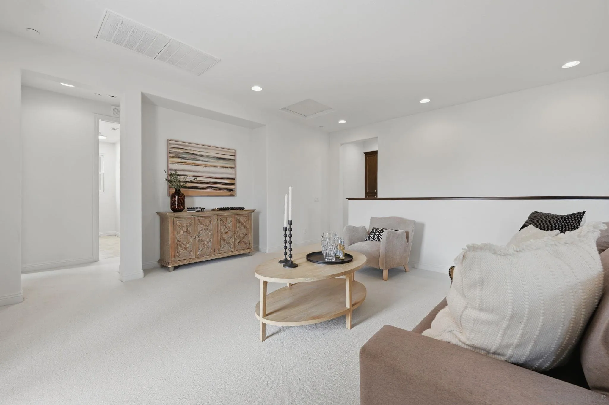 https://cdn.realtyfeed.com/cdn/127/260011617/98f641c647afdf32966103089fc64002.webp
