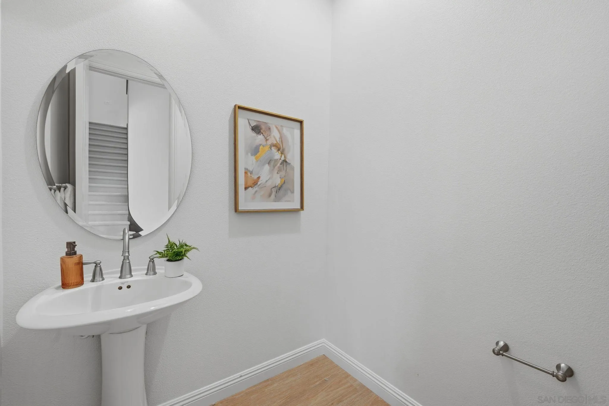 https://cdn.realtyfeed.com/cdn/127/260011617/bbdd6e164791d7769060eb47854221c5.webp