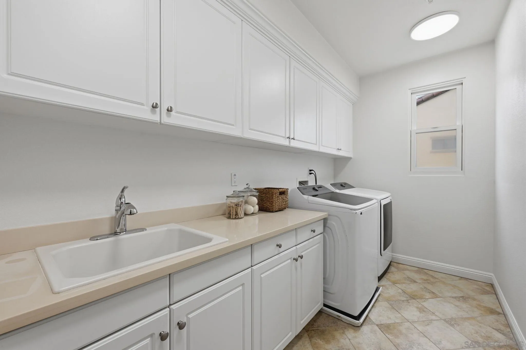 https://cdn.realtyfeed.com/cdn/127/260011617/d859458a25a8e2d073b64445fe29ddec.webp