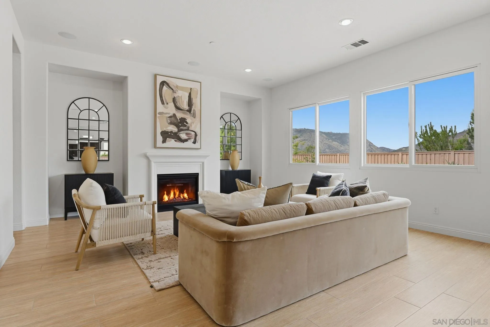 https://cdn.realtyfeed.com/cdn/127/260011617/e42ac66494d24dfbb2158d1a9dc6a465.webp