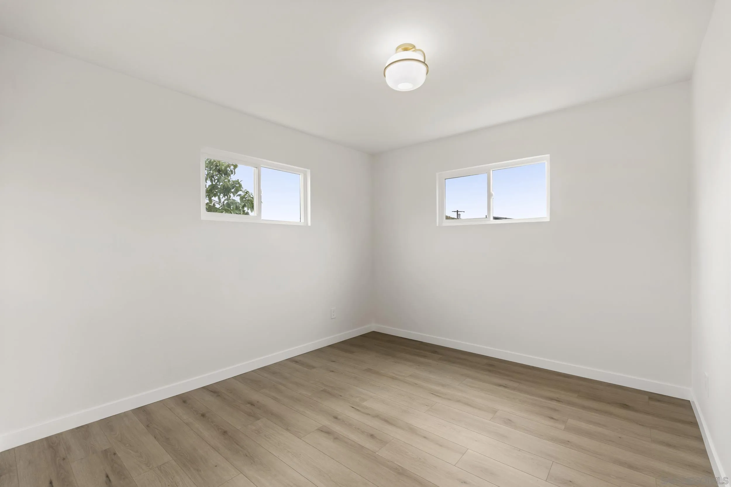 https://cdn.realtyfeed.com/cdn/127/260011623/13cd2154942353faeea4924124ae26b7.webp