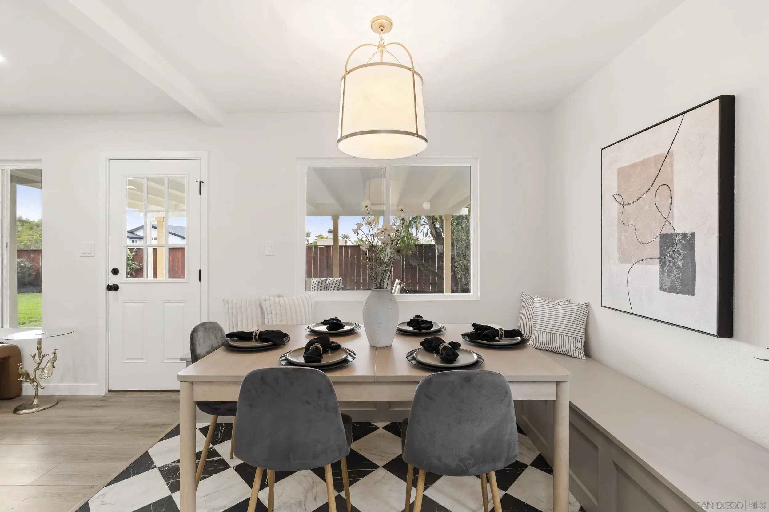 https://cdn.realtyfeed.com/cdn/127/260011623/49a3eb80378c5f7a5eb33468175391d0.webp