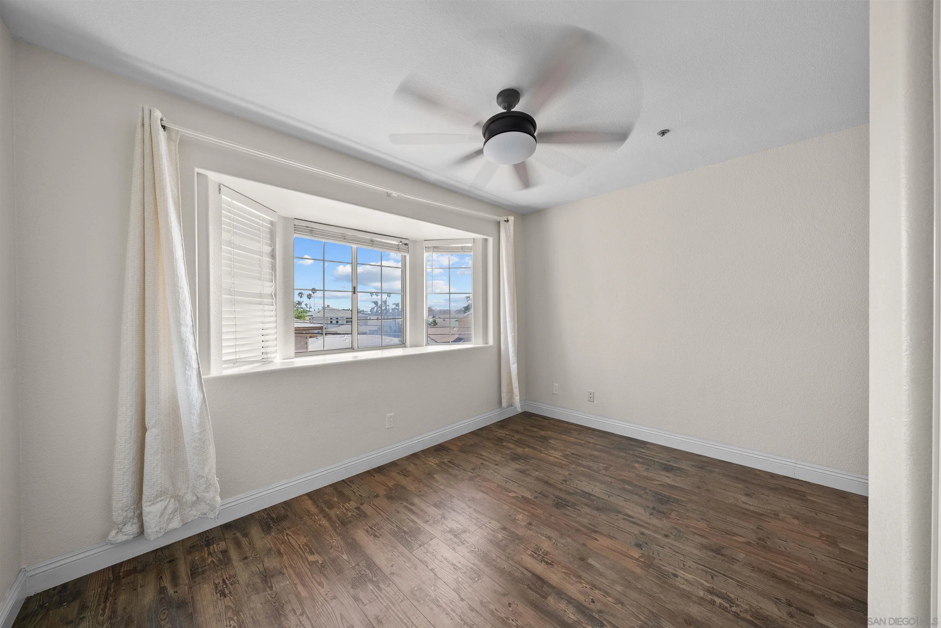 https://cdn.realtyfeed.com/cdn/127/260011629/344a5ad425ca3327a6c0862eff94a8ee.webp