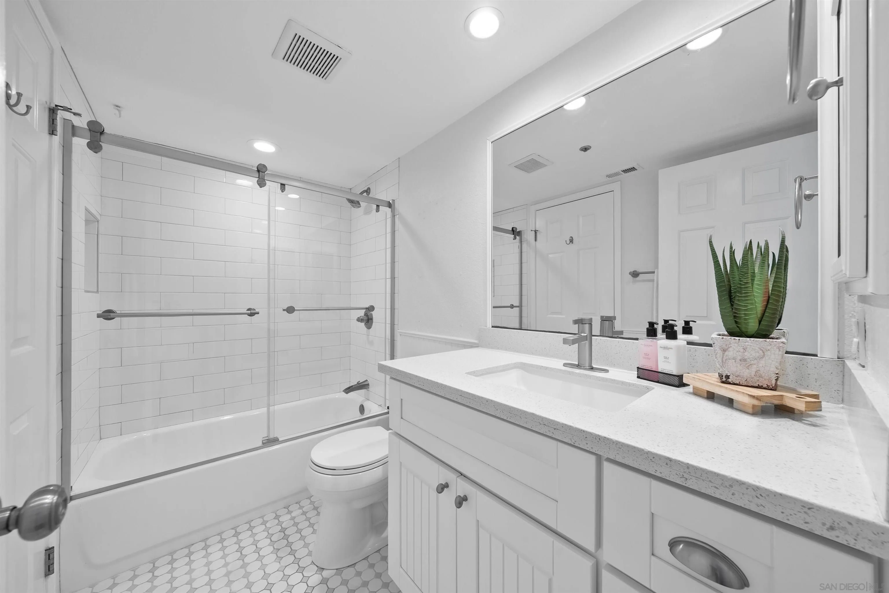 https://cdn.realtyfeed.com/cdn/127/260011629/90e0c10891d3b1347779d131f69d4a96.webp