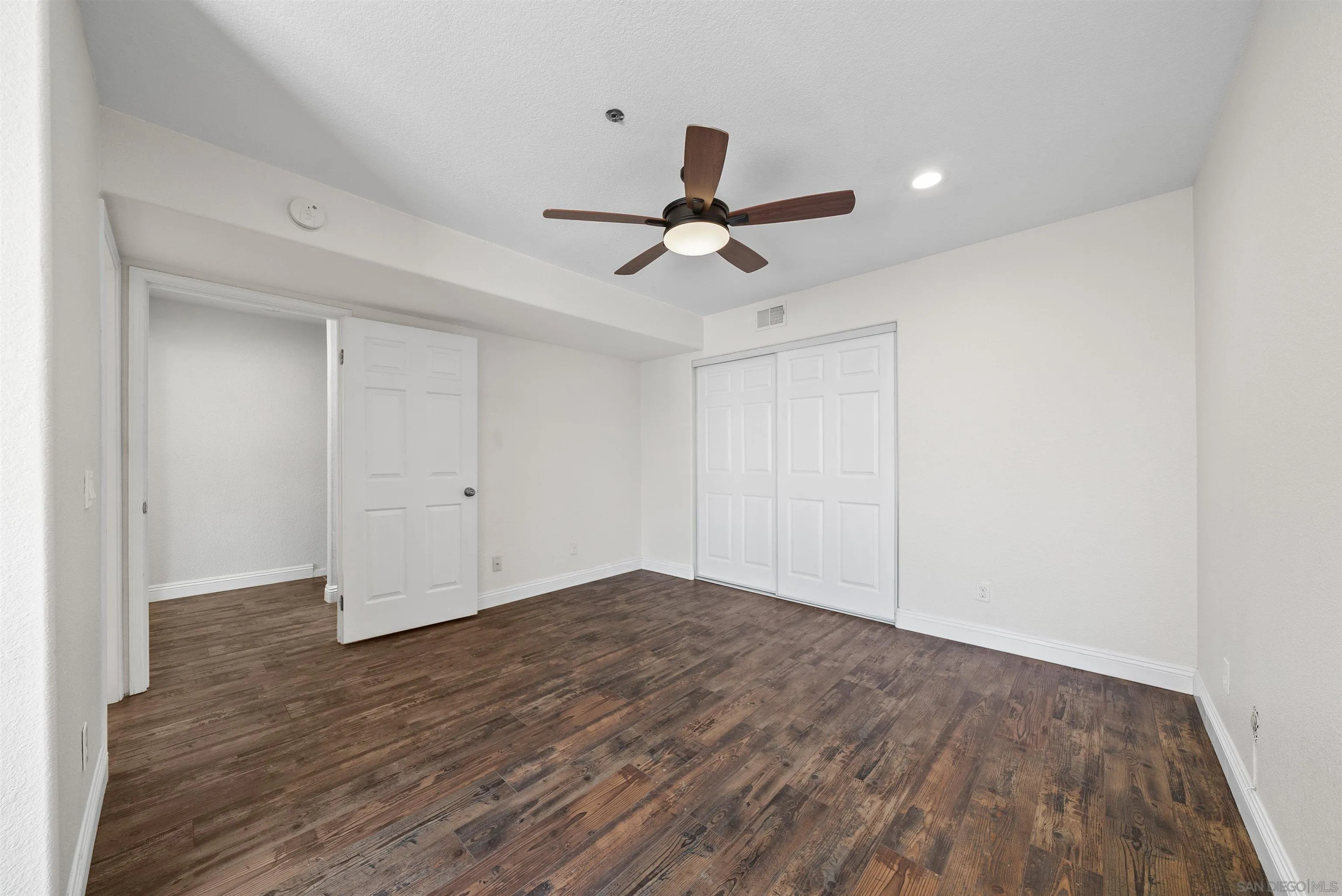 https://cdn.realtyfeed.com/cdn/127/260011629/d7033d61288aa1a41074be23a50e92a5.webp