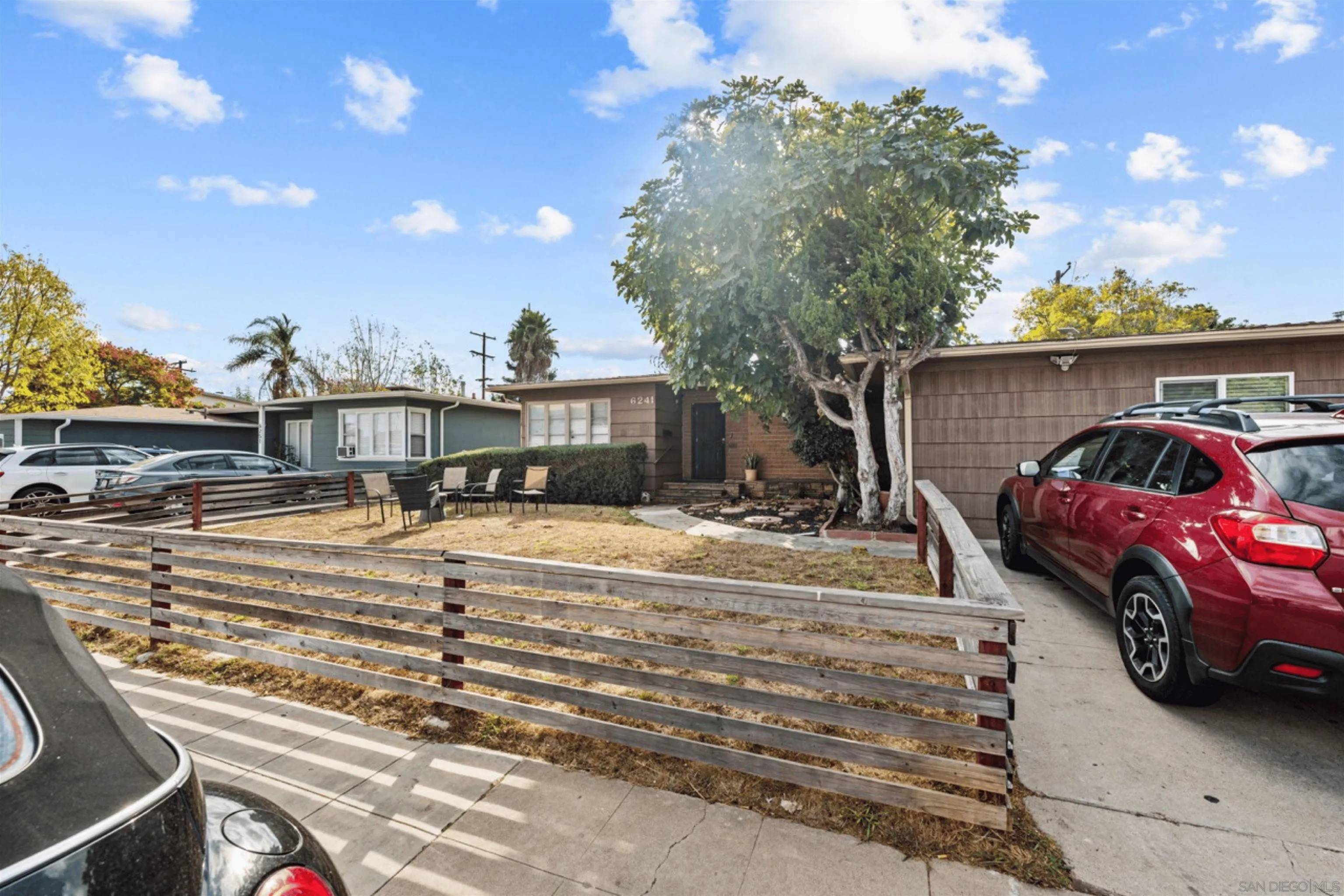 https://cdn.realtyfeed.com/cdn/127/260011630/16f0703c6088835a913c112adc7cae3b.webp