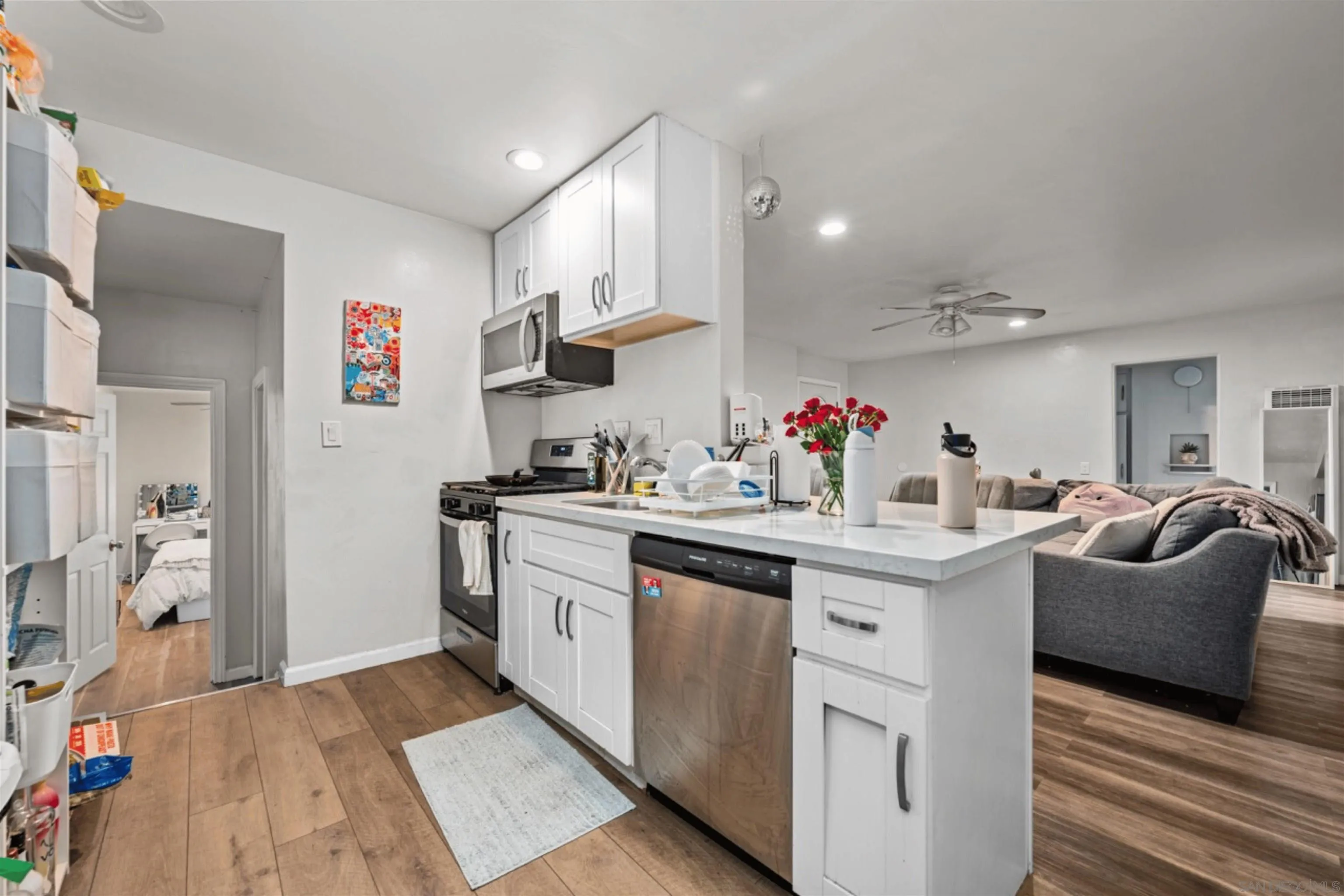 https://cdn.realtyfeed.com/cdn/127/260011630/776eea2e9e8be6cf157aea639c36f369.webp