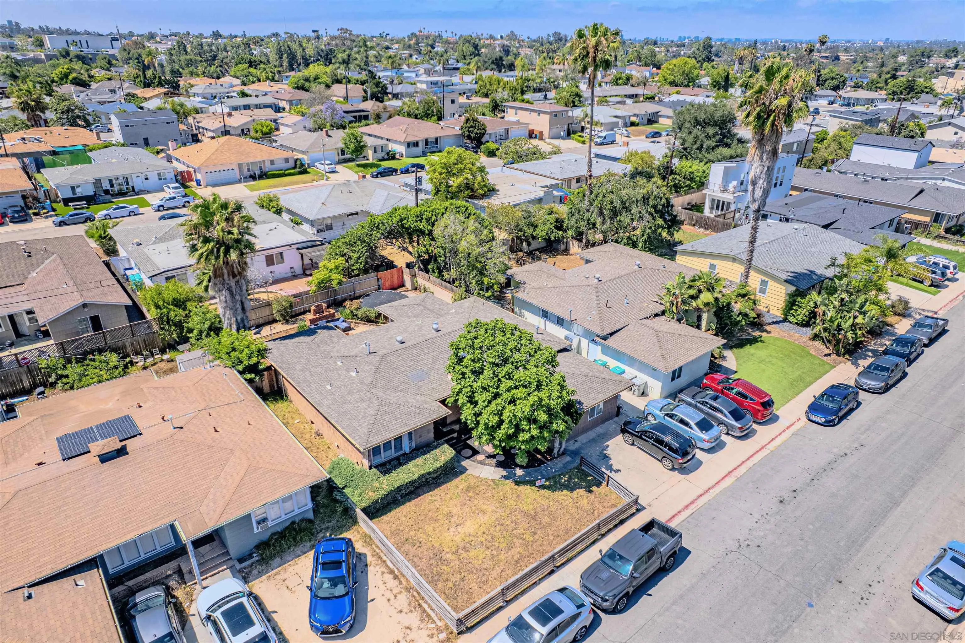https://cdn.realtyfeed.com/cdn/127/260011630/f5d687fdb74dc162f57a86c95a86ef0e.webp