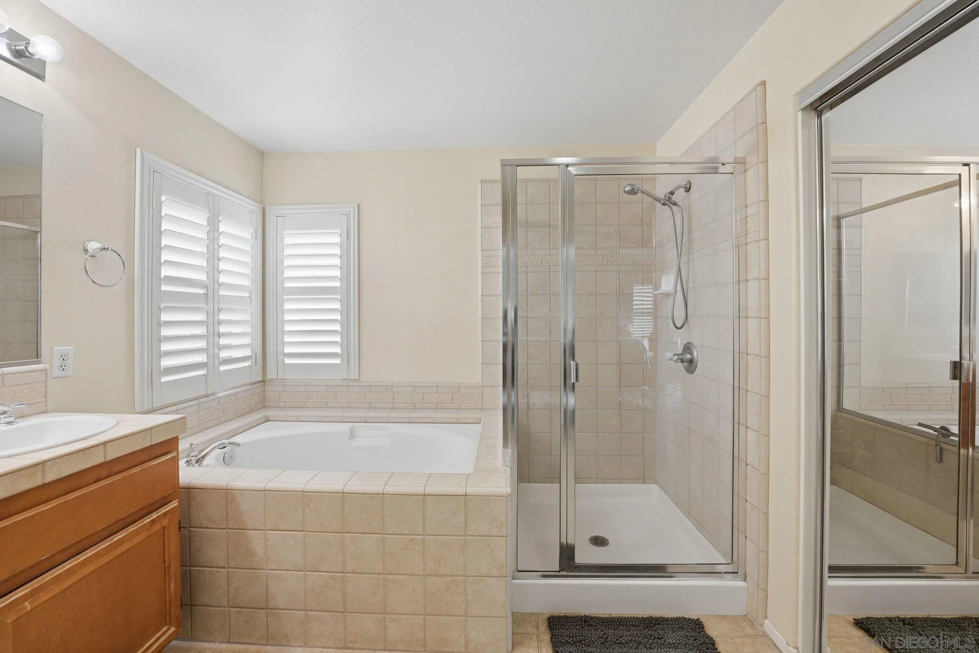 https://cdn.realtyfeed.com/cdn/127/260011631/6d4e1c4377841abe60edde7c64a7ebbe.webp