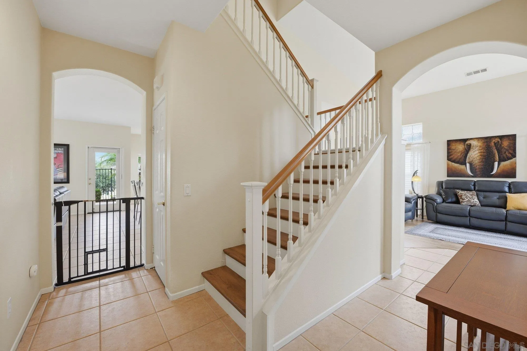 https://cdn.realtyfeed.com/cdn/127/260011631/73a6fc29f33bfc0e5a6b77446f4df99a.webp