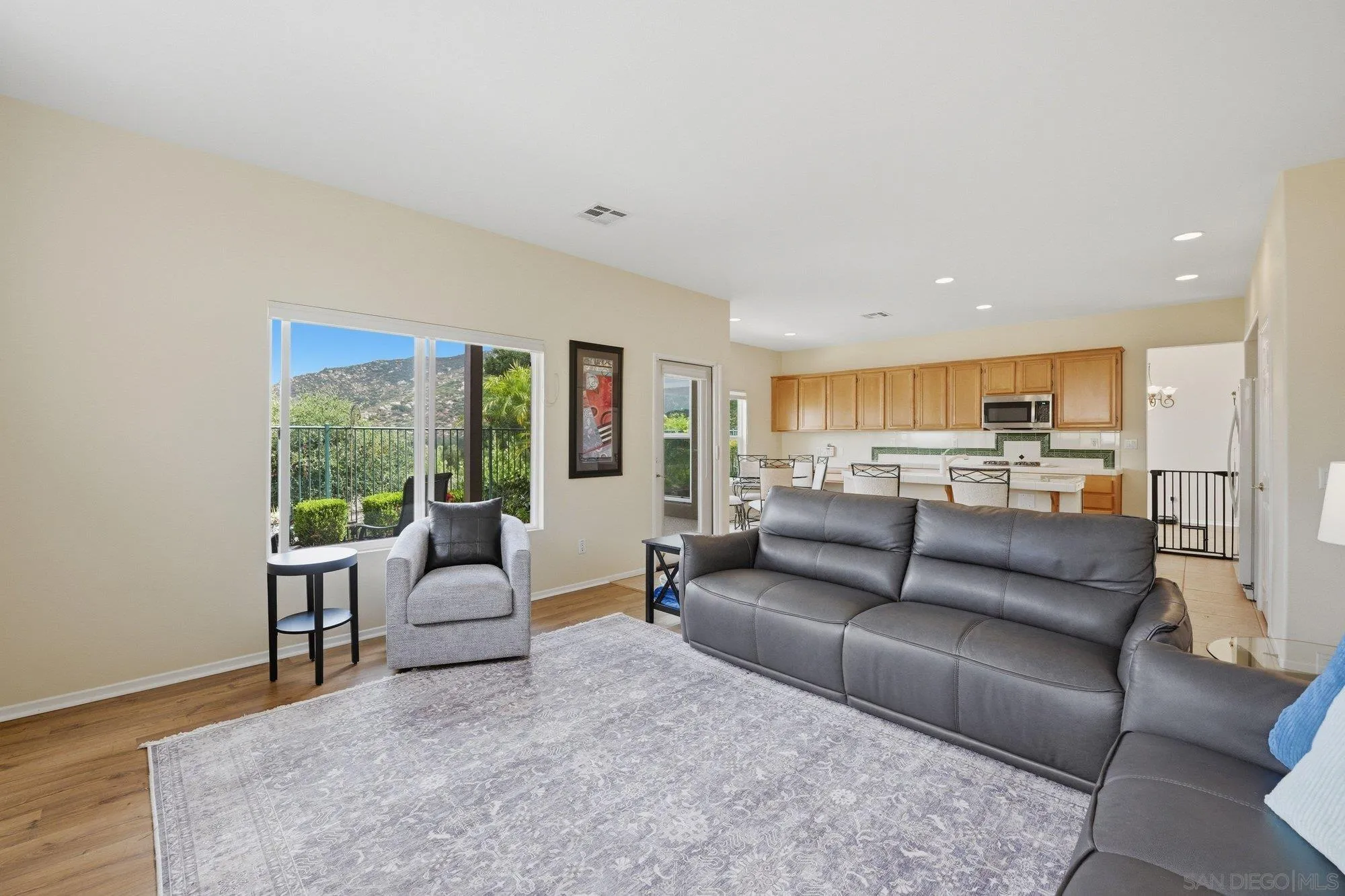 https://cdn.realtyfeed.com/cdn/127/260011631/a95080d05fbf5ea292805a7e310747f6.webp