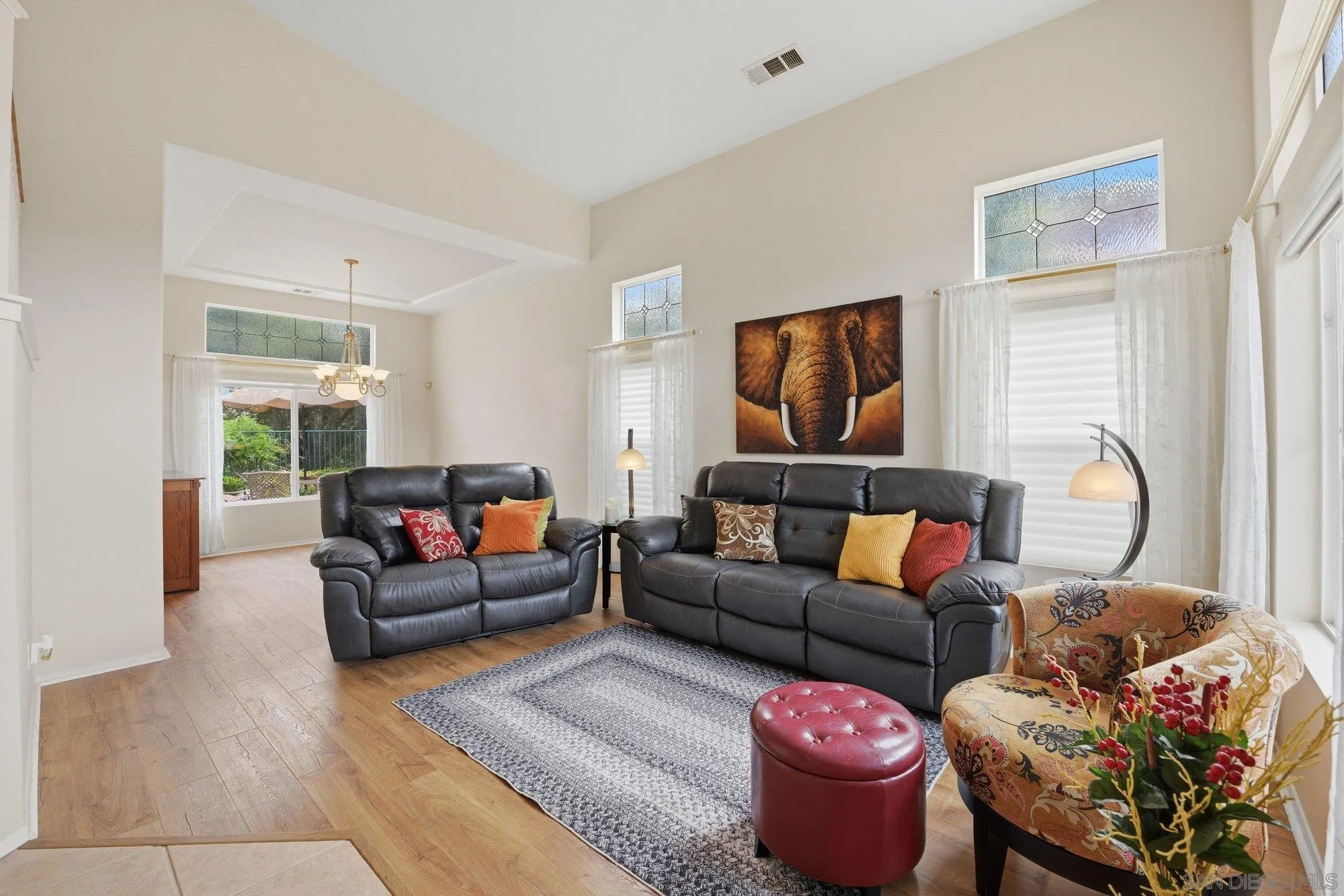https://cdn.realtyfeed.com/cdn/127/260011631/b90e70faea9bb9f7931f4fc6dc26cea2.webp