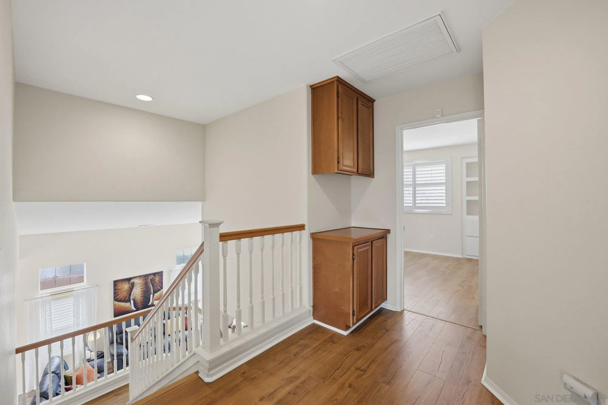 https://cdn.realtyfeed.com/cdn/127/260011631/d8d0e7b6d1339f792b599f674189d38e.webp