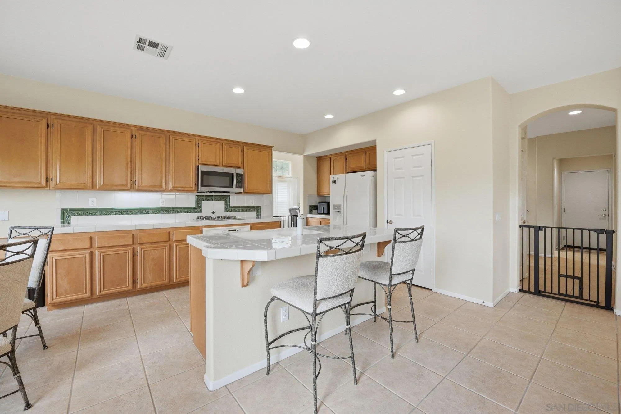 https://cdn.realtyfeed.com/cdn/127/260011631/da9103a3c43d46f314aa7665e8d1e9eb.webp