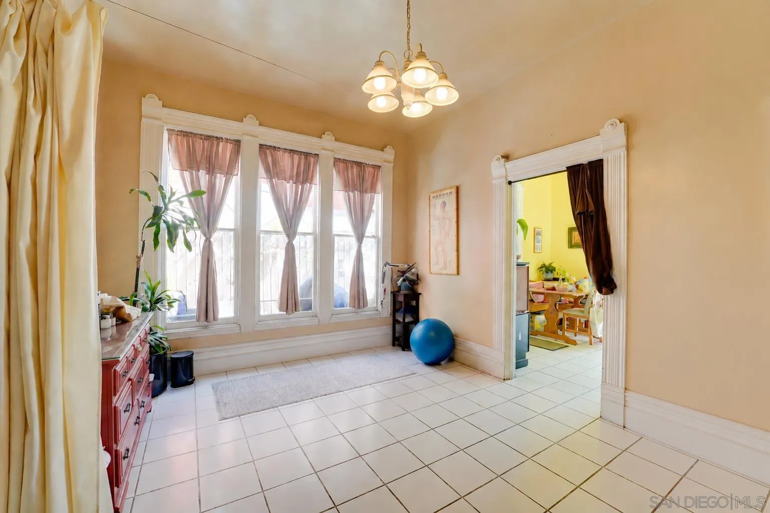 https://cdn.realtyfeed.com/cdn/127/260011632/182aa5f84bda3d22bb41f20e57baea35.webp