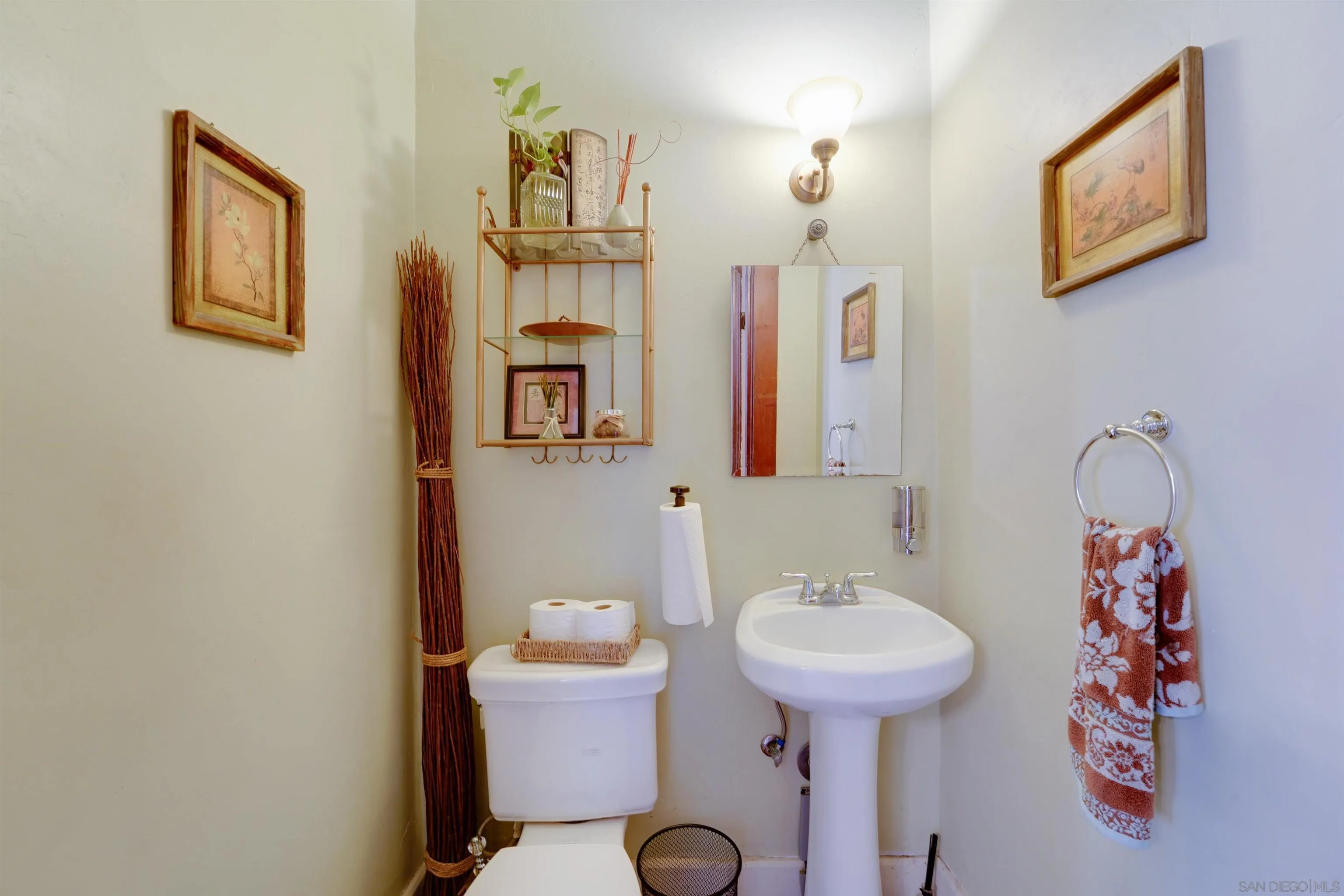 https://cdn.realtyfeed.com/cdn/127/260011632/6a481f773020342f8d40c878dfa4b16e.webp
