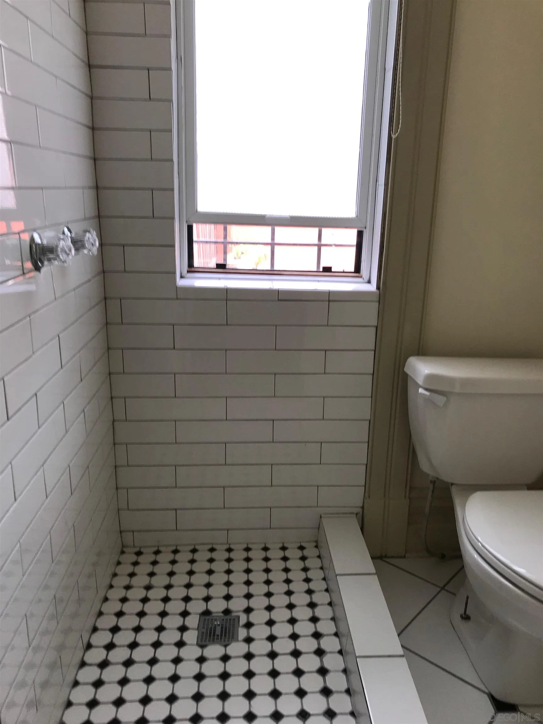 https://cdn.realtyfeed.com/cdn/127/260011632/f6002f5969a748efbdad74656e465544.webp