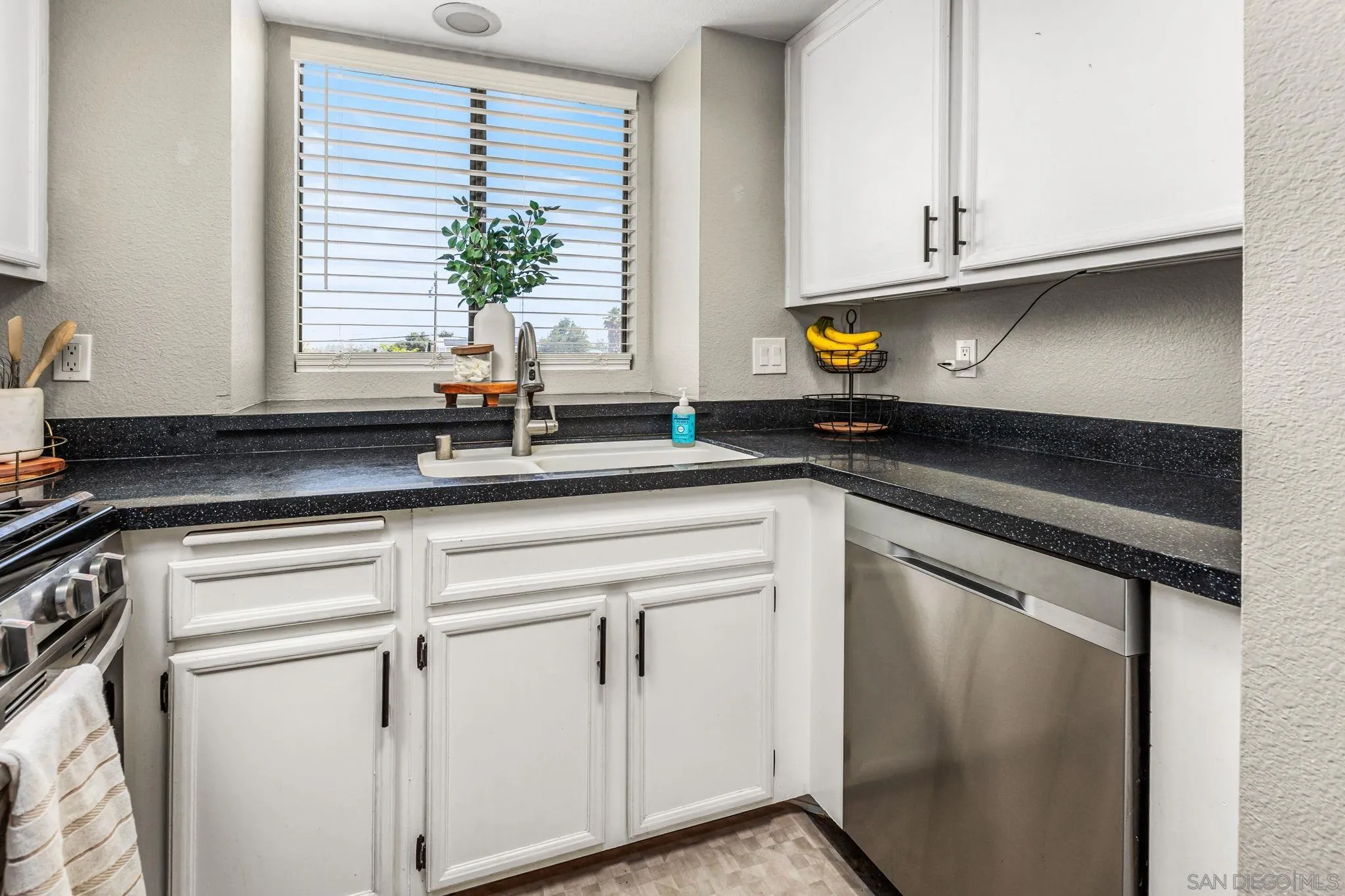 Photo #7: 260011633 Listing: Photo #7