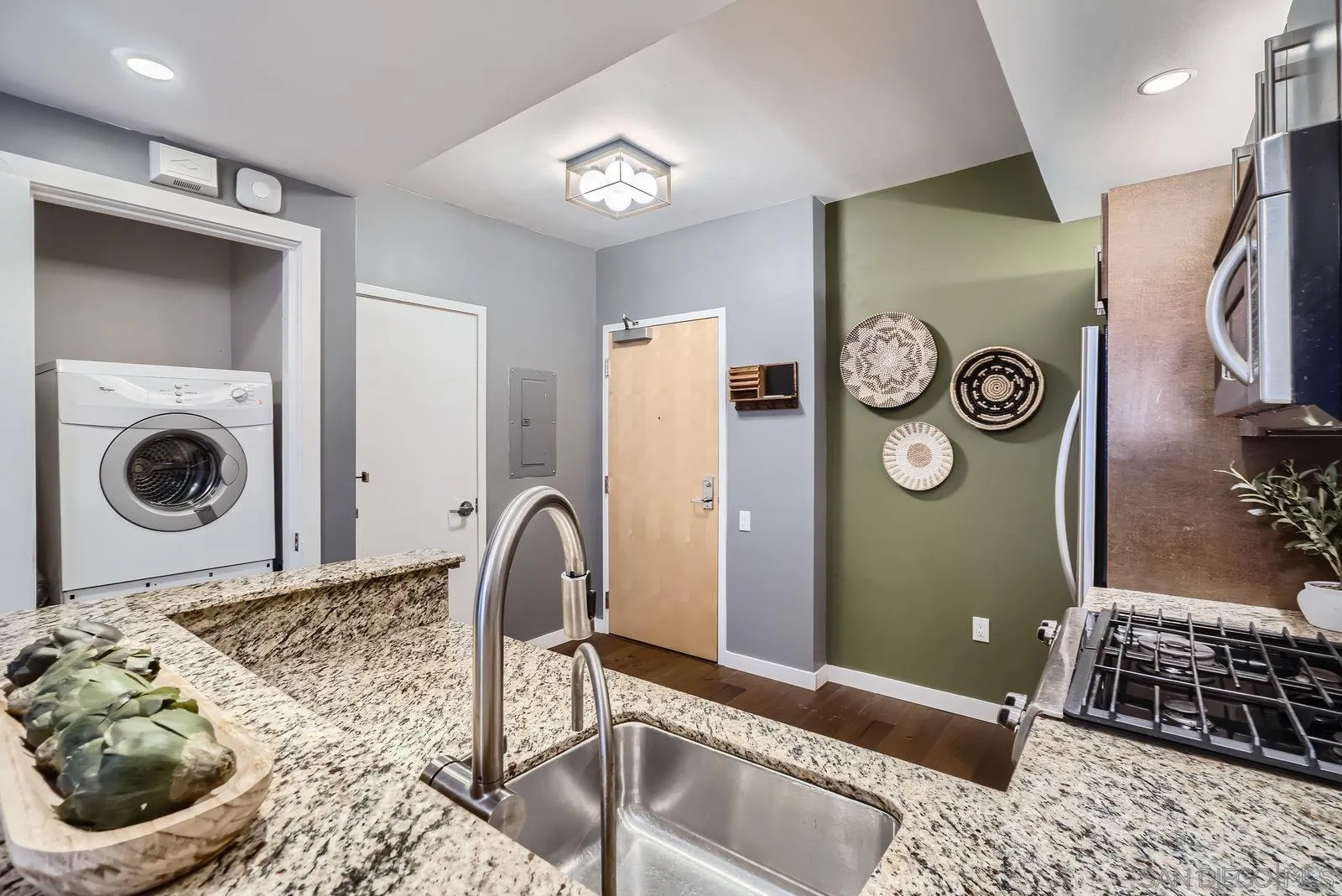Photo #12: 260011634 Listing: Photo #12