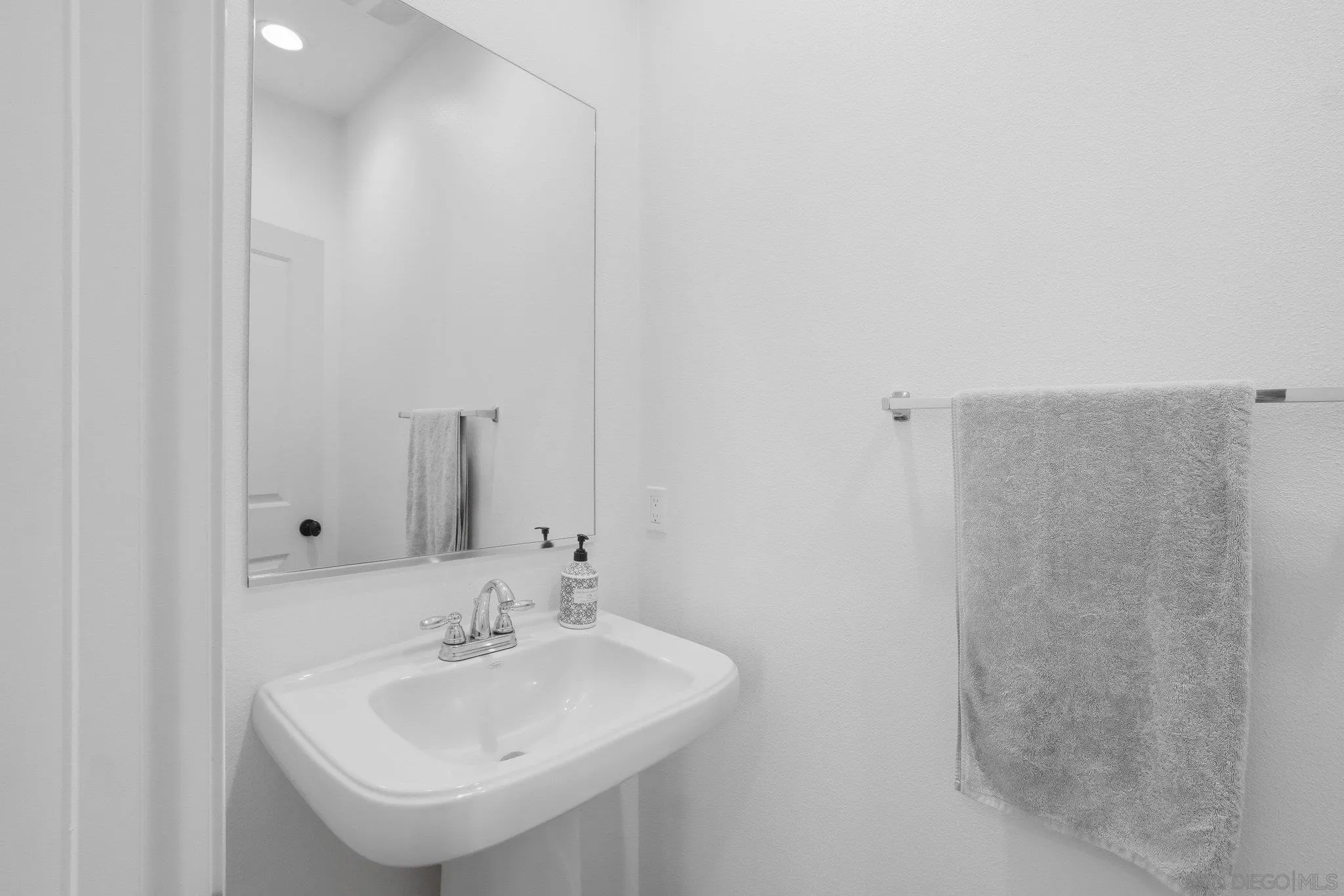Photo #17: 260011635 Listing: Photo #17