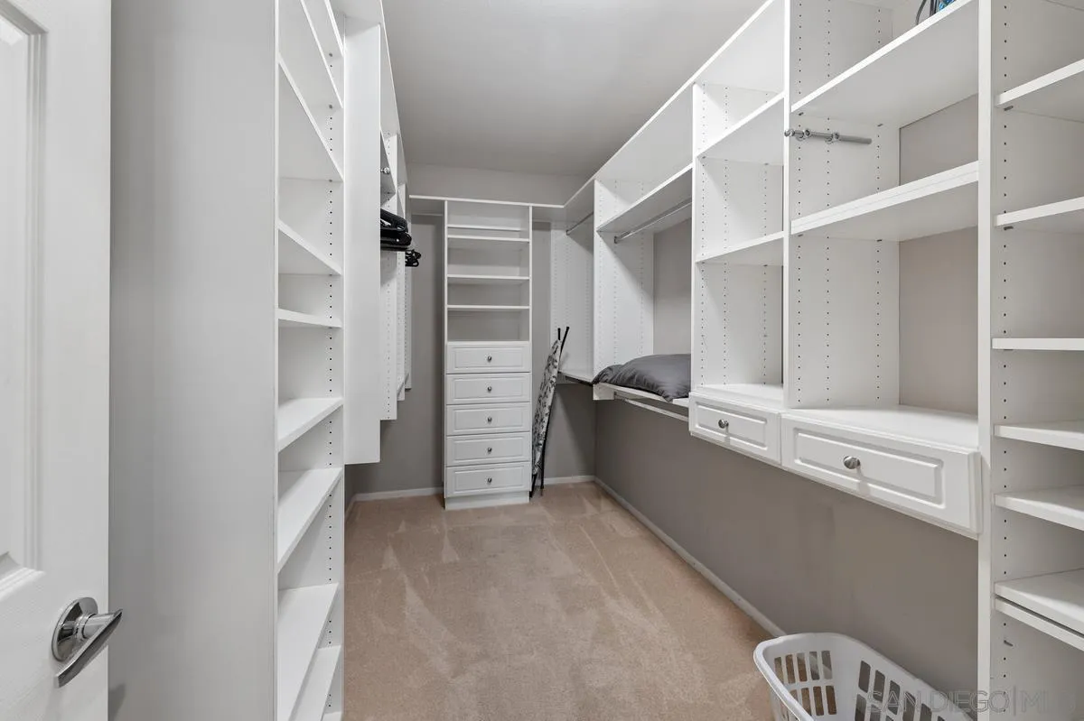 https://cdn.realtyfeed.com/cdn/127/260011636/7b77772c5f0e96fa52b69e9e060f8d03.webp