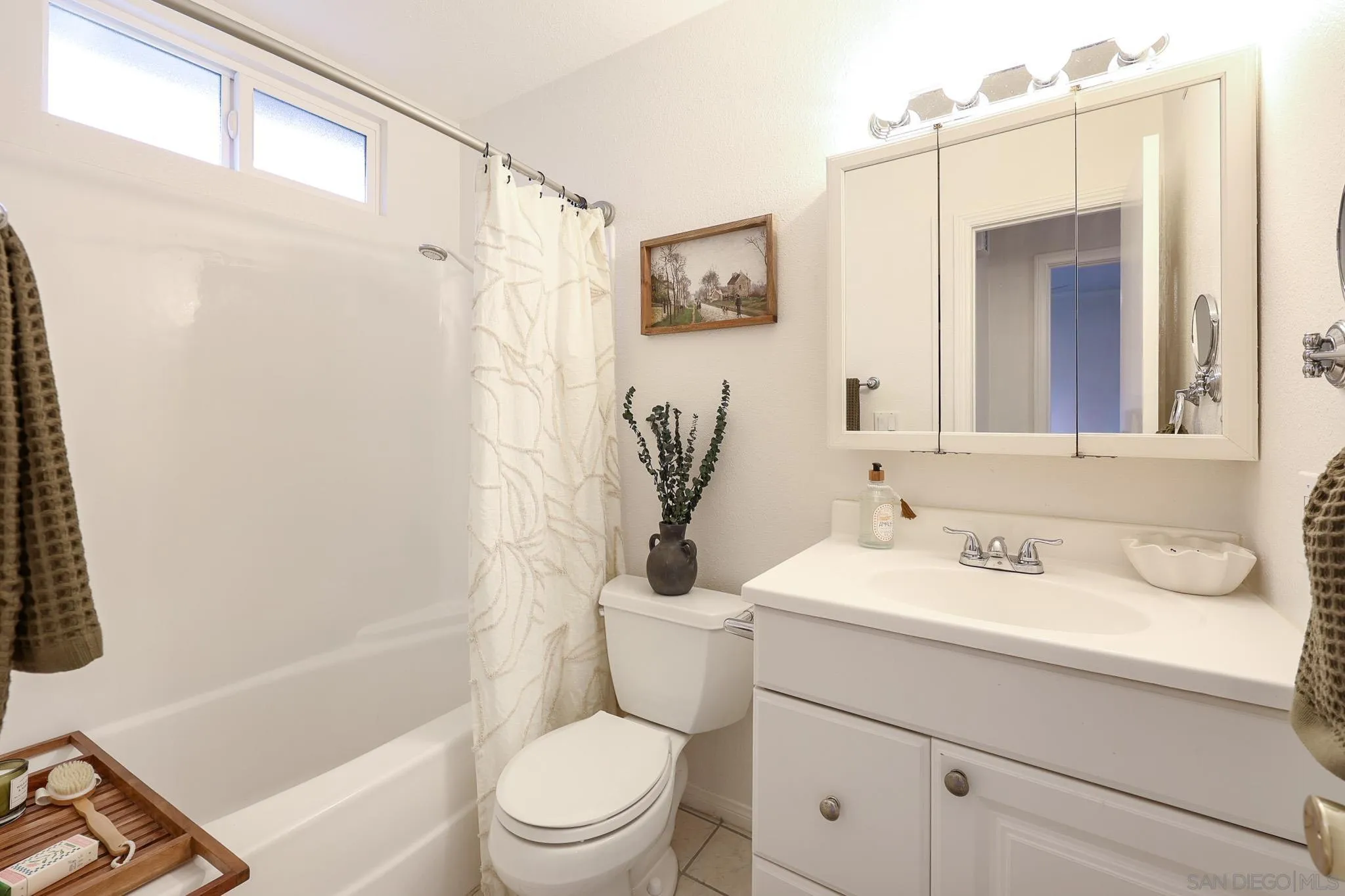 https://cdn.realtyfeed.com/cdn/127/260011637/0fd00bc9a24a181525ab0605ea8a803b.webp