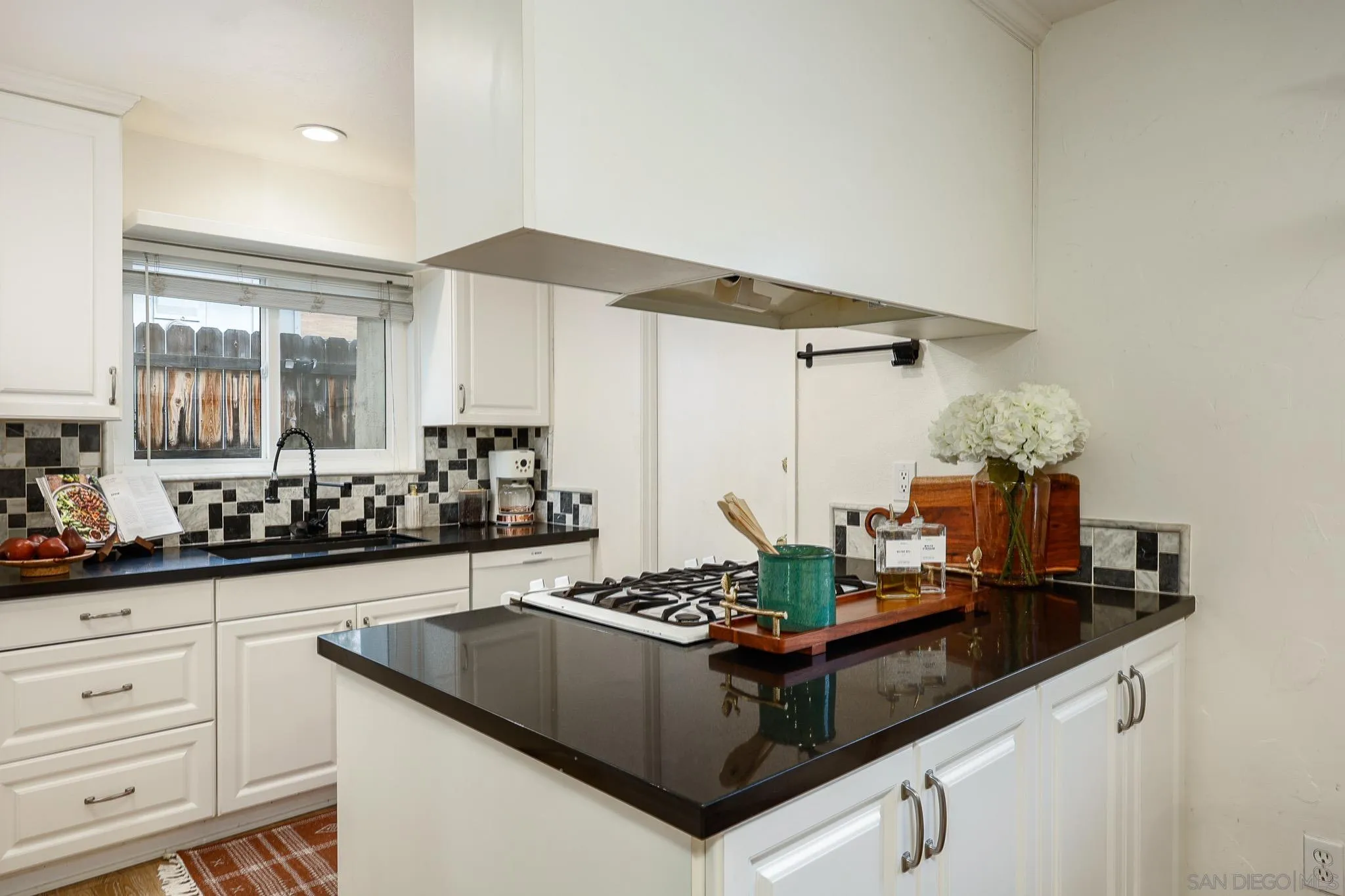 https://cdn.realtyfeed.com/cdn/127/260011637/8df899a47c43b792e538f8eddac68687.webp
