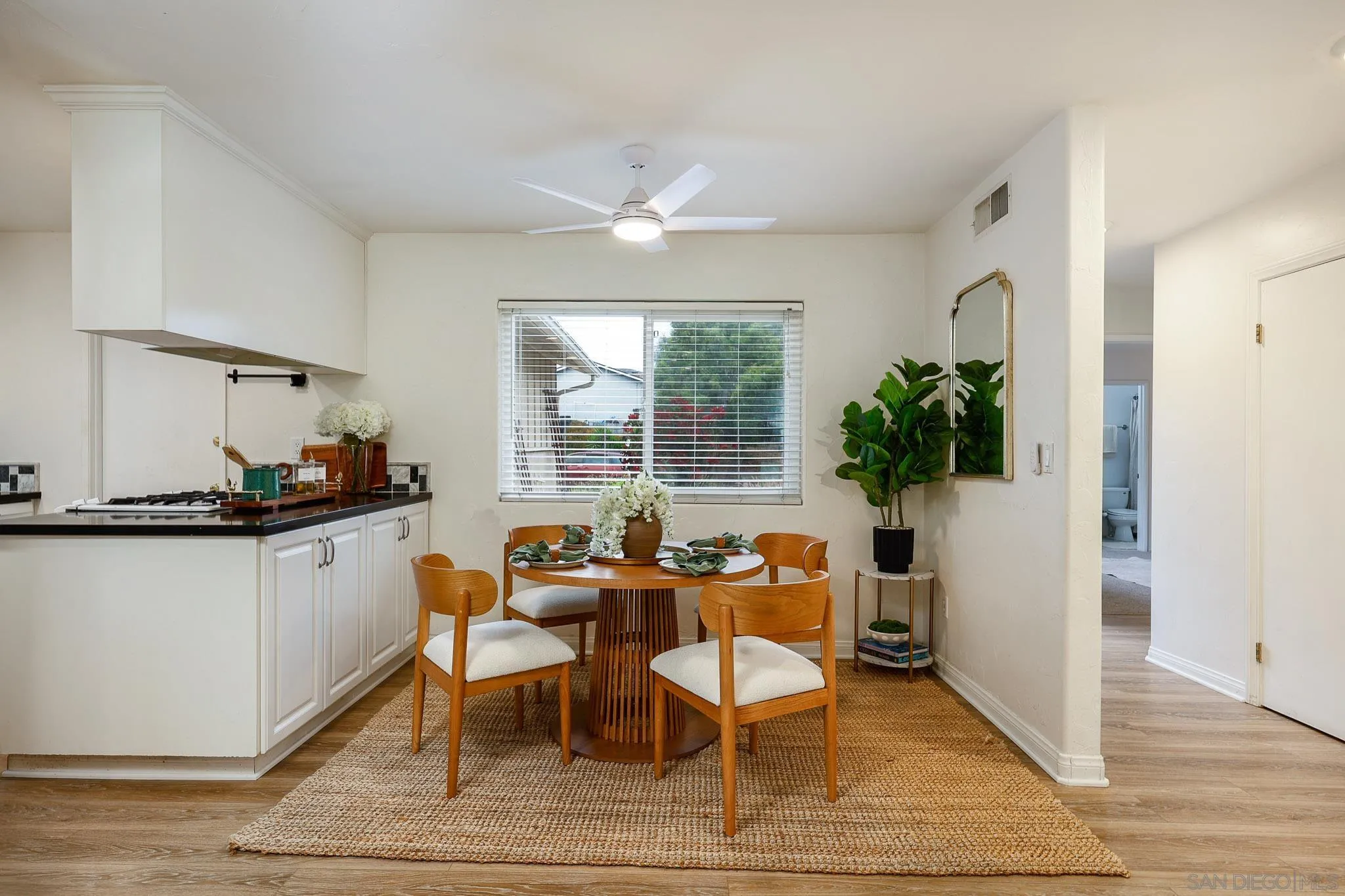 https://cdn.realtyfeed.com/cdn/127/260011637/a2e06401084968544af04bb62a260198.webp
