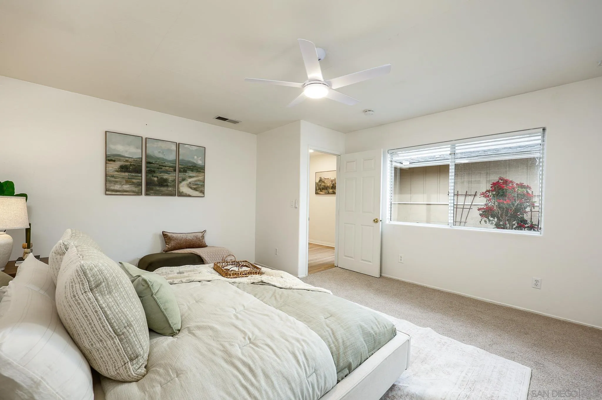 https://cdn.realtyfeed.com/cdn/127/260011637/d2e42e9b04f1025d000d82a519ae83e2.webp