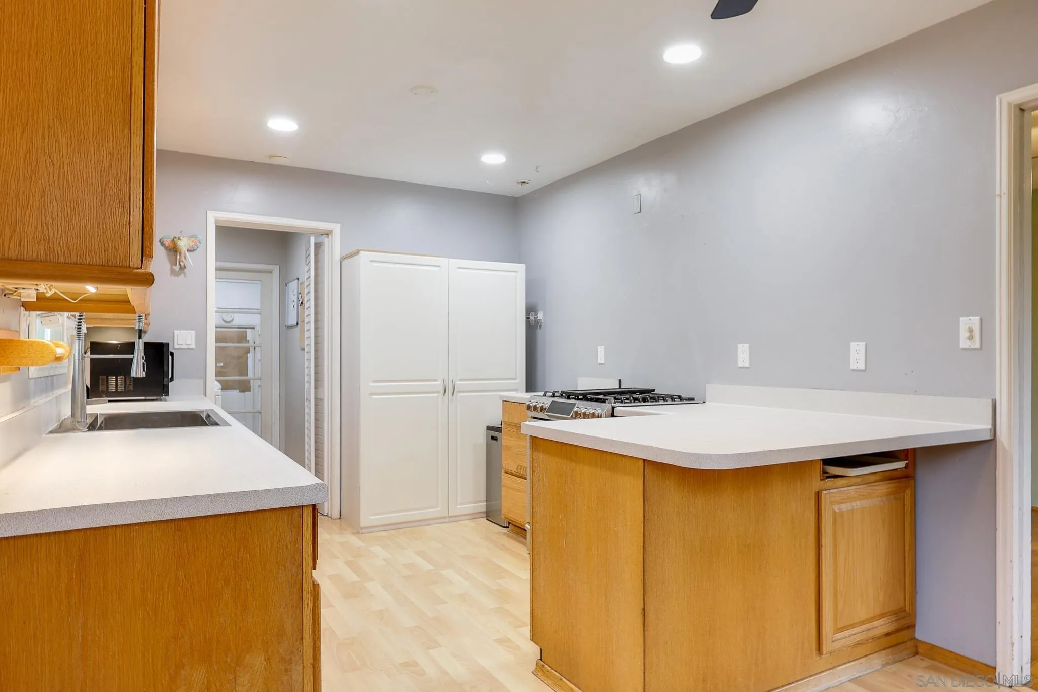 https://cdn.realtyfeed.com/cdn/127/260011641/04e8f61831ab76854a1a65296967a455.webp